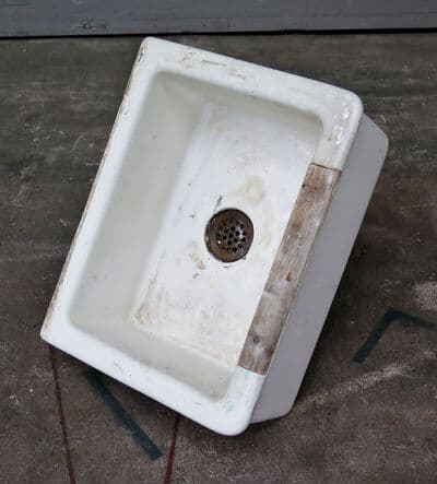 Skolevask med egetræskant