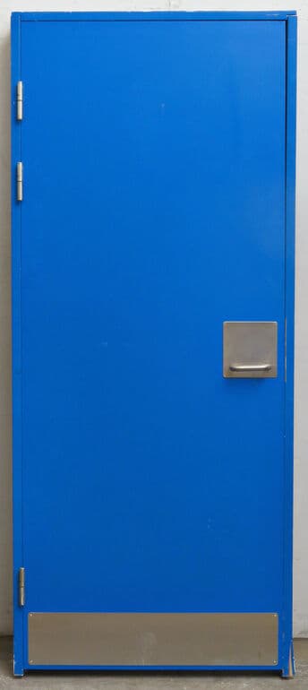 Swedoor massiv dør med greb - 1