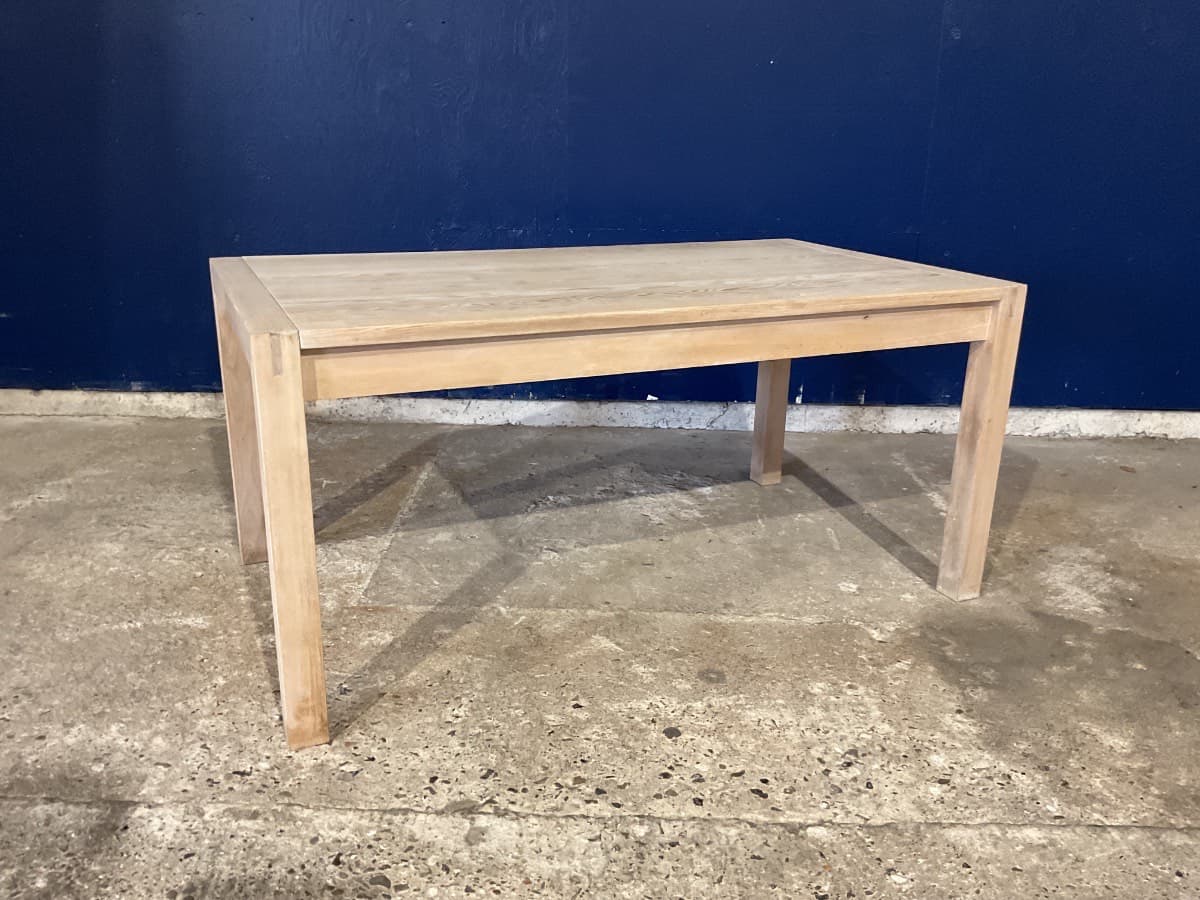 Massiv egetræsbord - 1