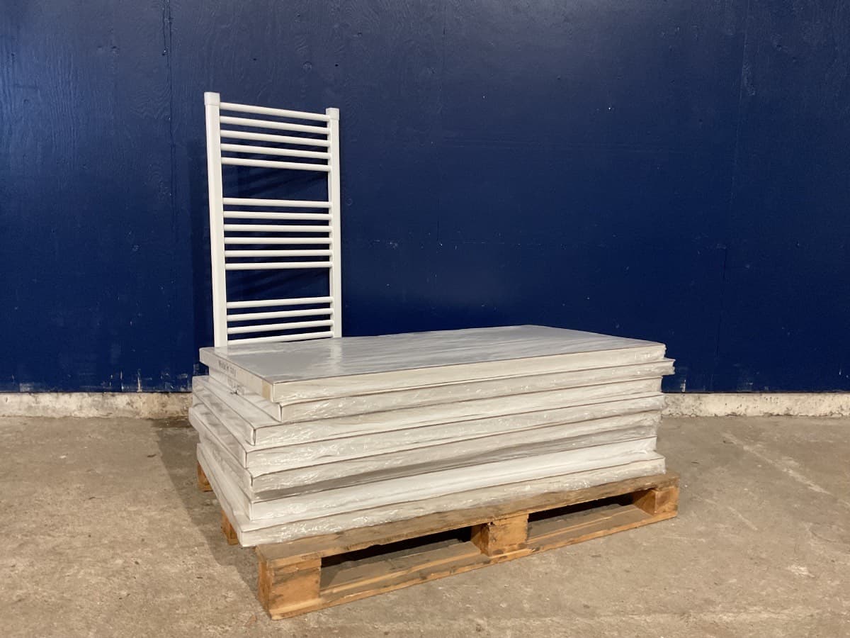 Håndklædevarmer på vand | White Straight - 1