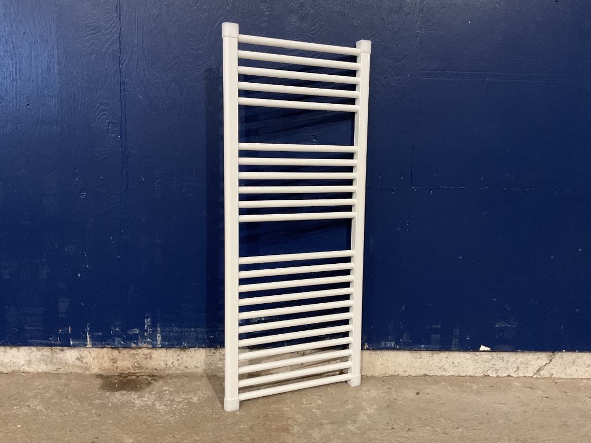 Håndklædevarmer på vand | White Straight - 1