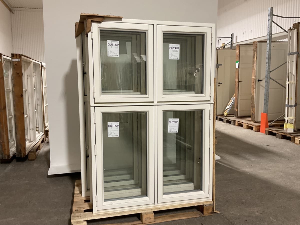 Outrup Dannebrogsvindue
 - 1