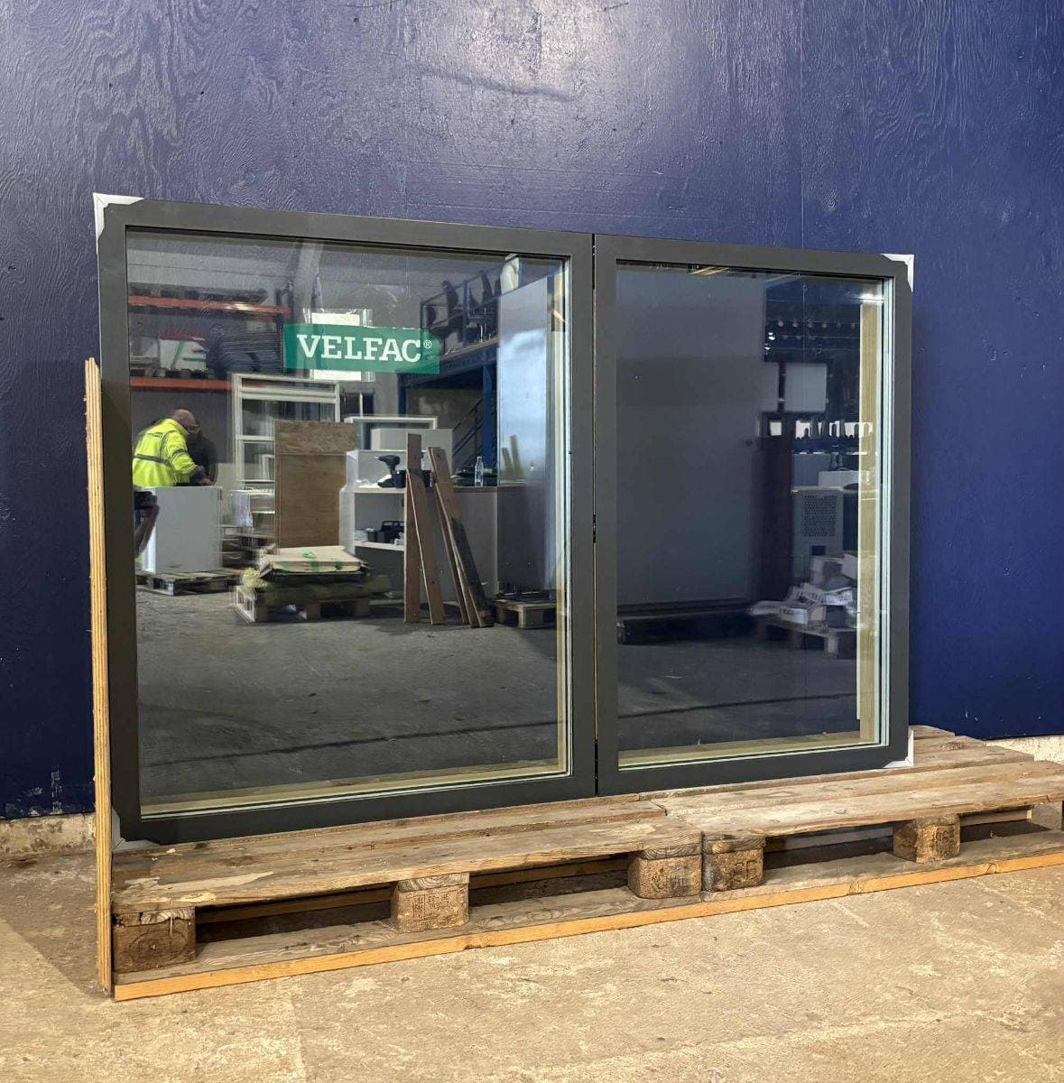 Nyt Velfac fastkarmsvindue i antracit grå - 1