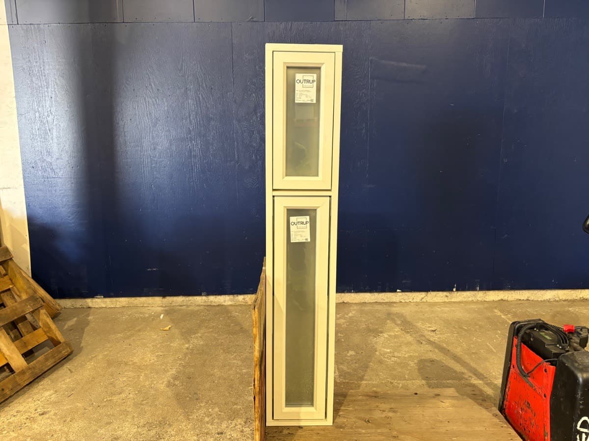 Hvidt matteret outrup vindue nyt - 1