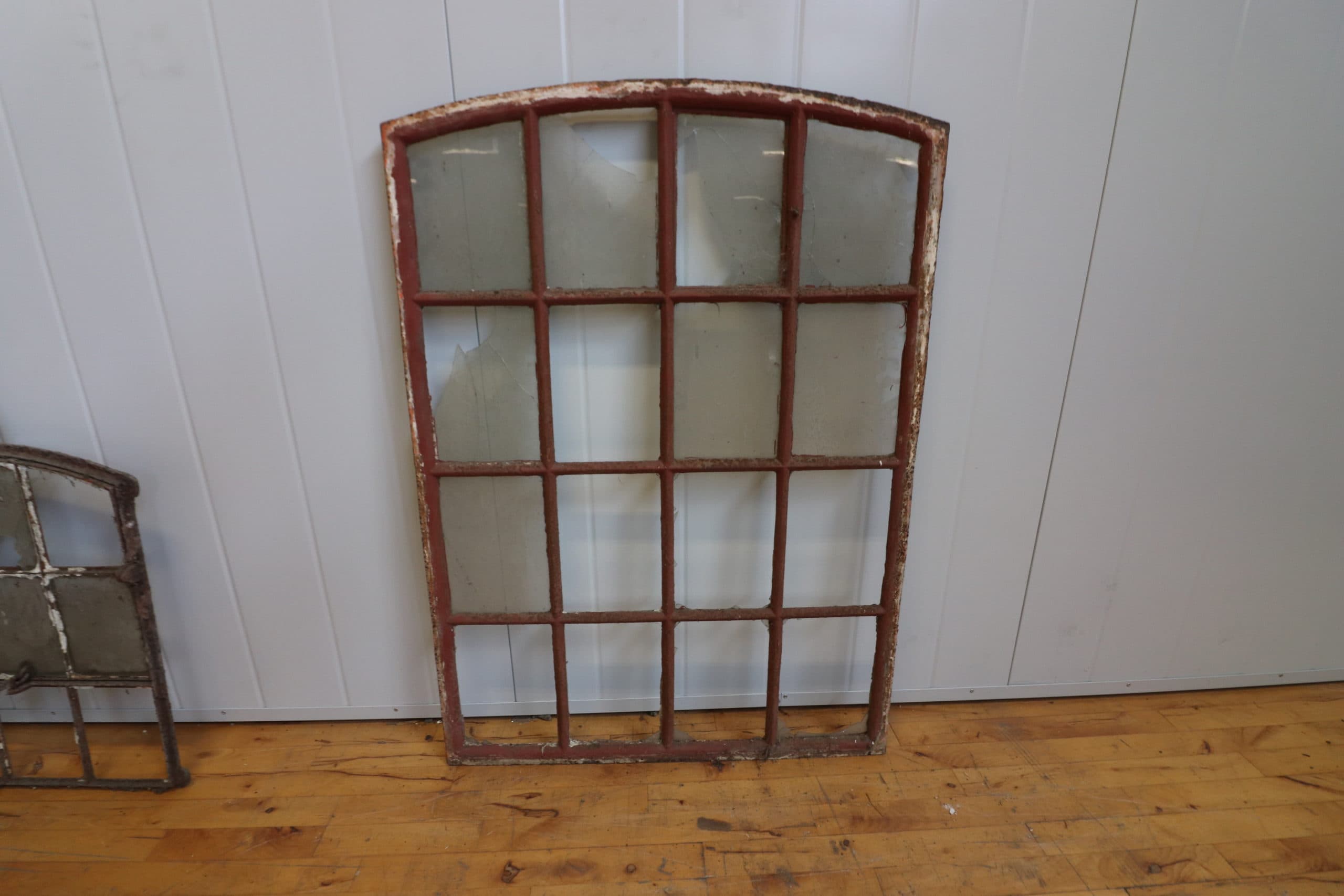 1stk Jernvindue stald 91x129cm - 1