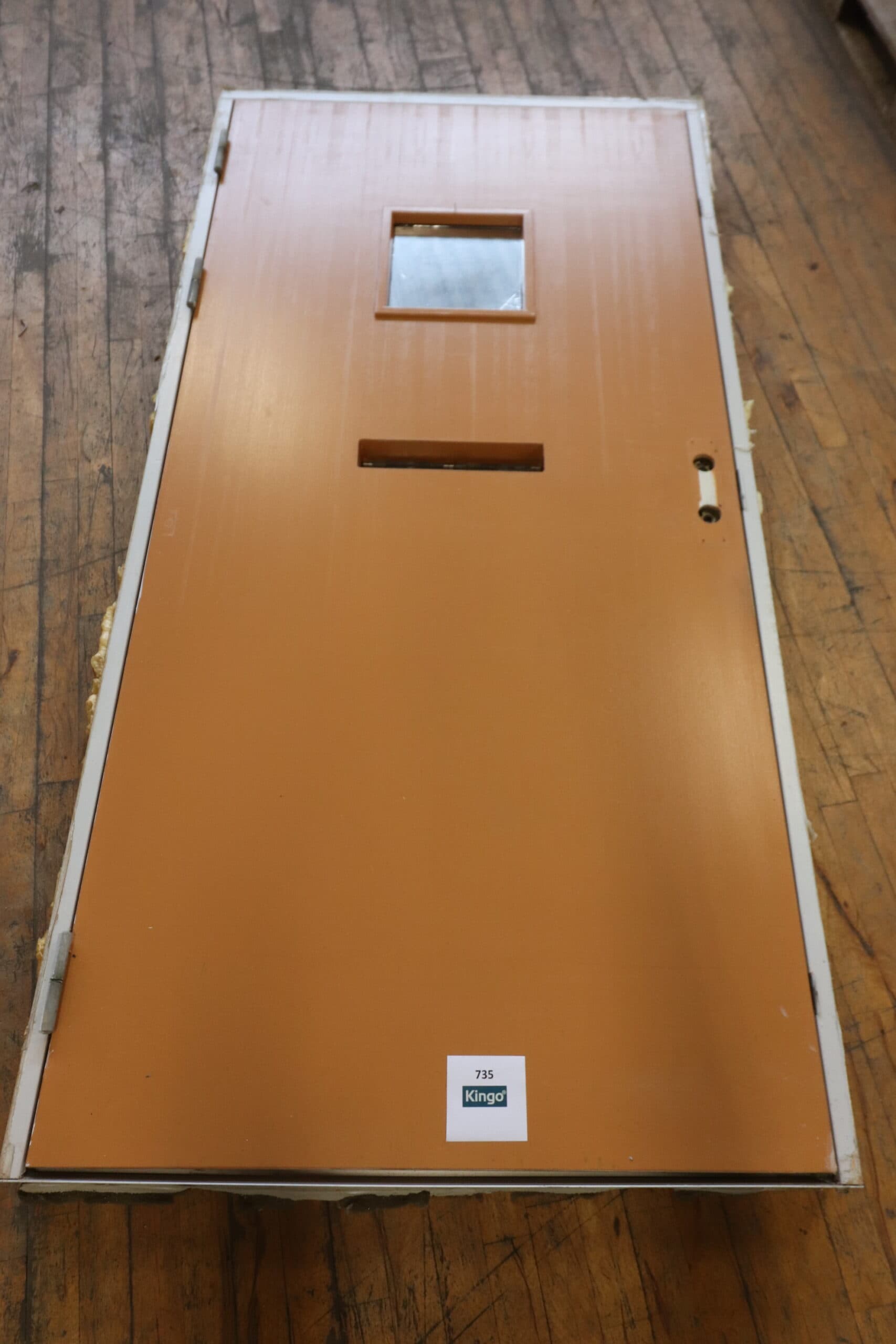 Facadedør 108×218,5x12cm Pris kr. 1.200,-/stk