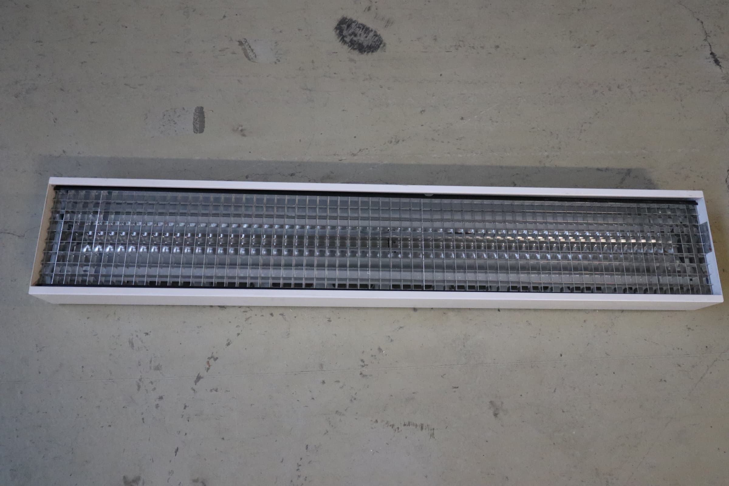 LEDtube Loft Armatur Pris kr. 400,-/stk - 1
