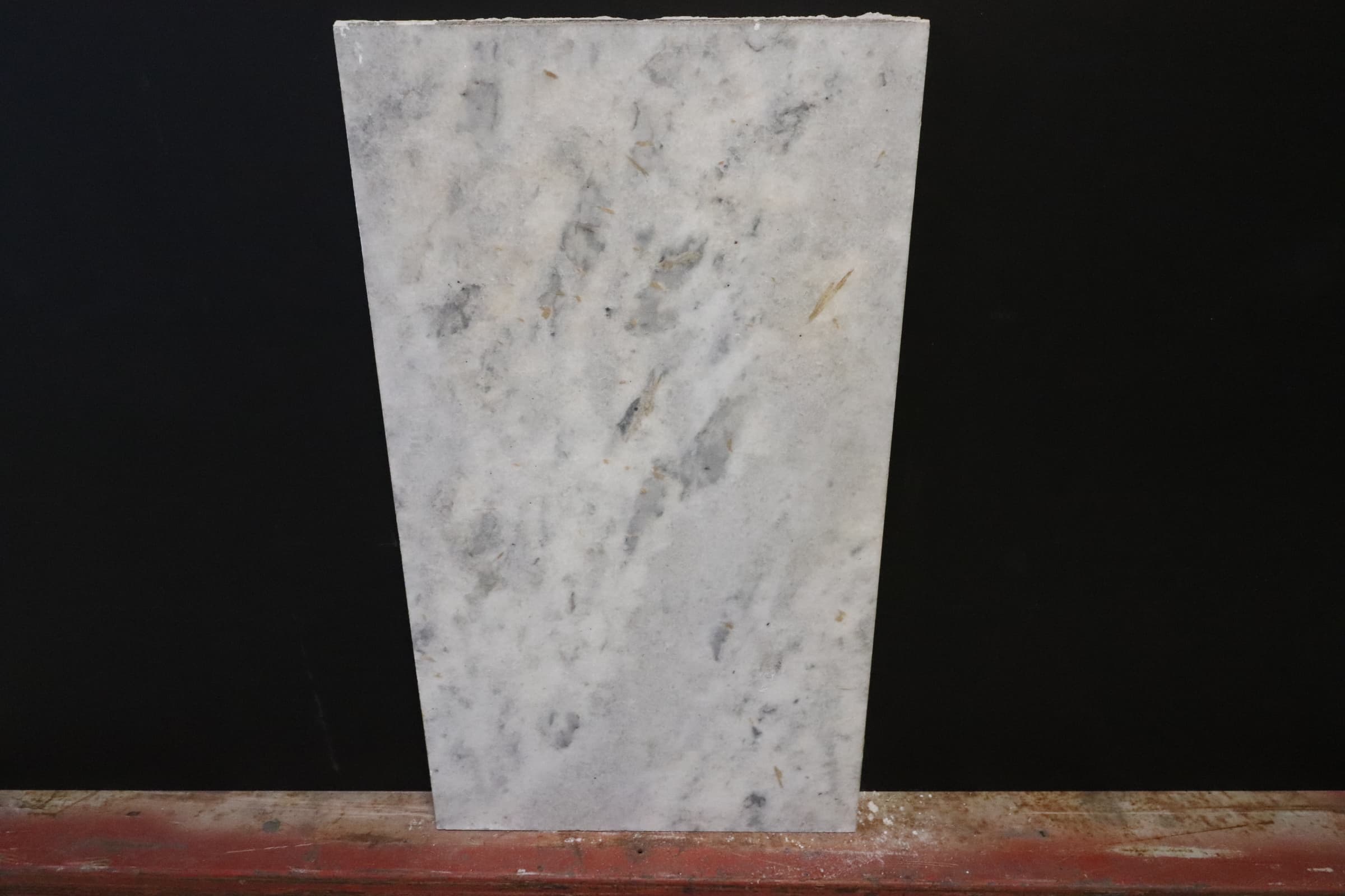 Marmorplade 41 x 69 x 2 cm Pris kr.280,-/stk