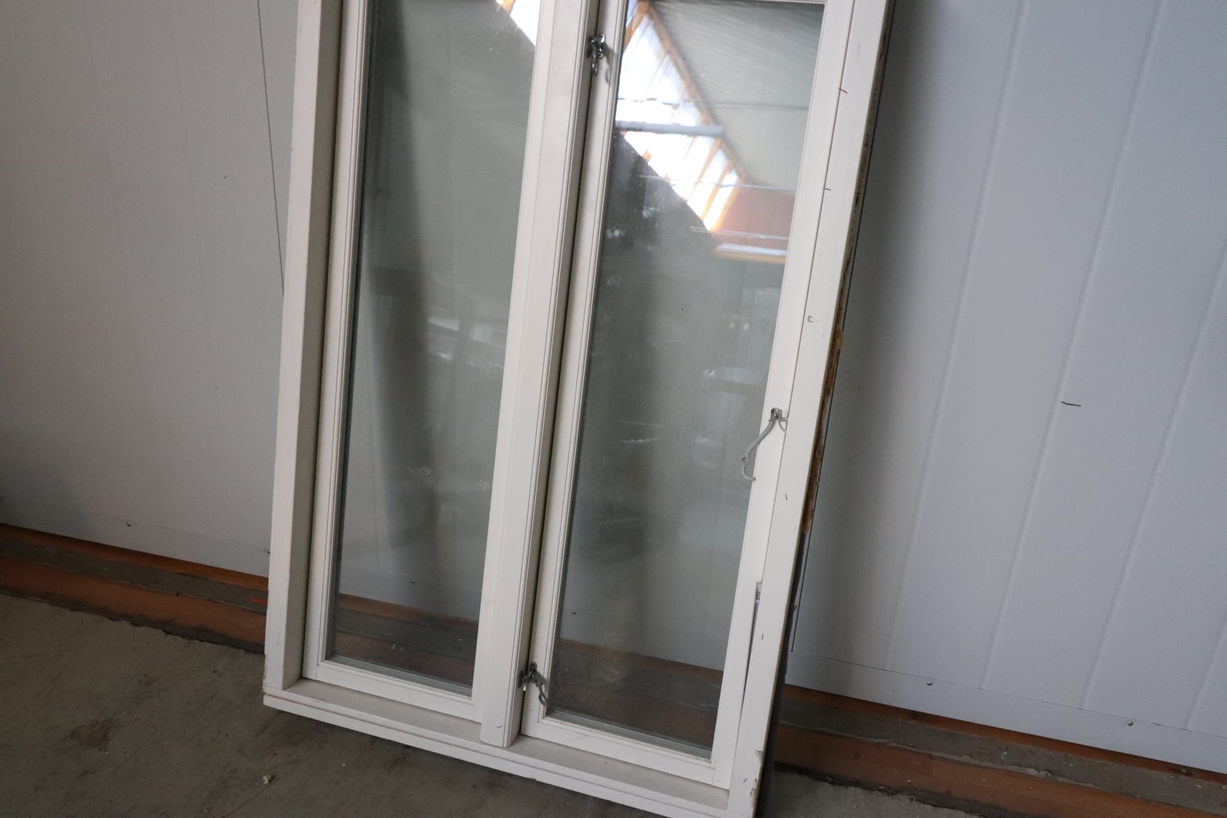 Vindue 93,5×143 med rednings åbning Pris kr. 900,- - 1