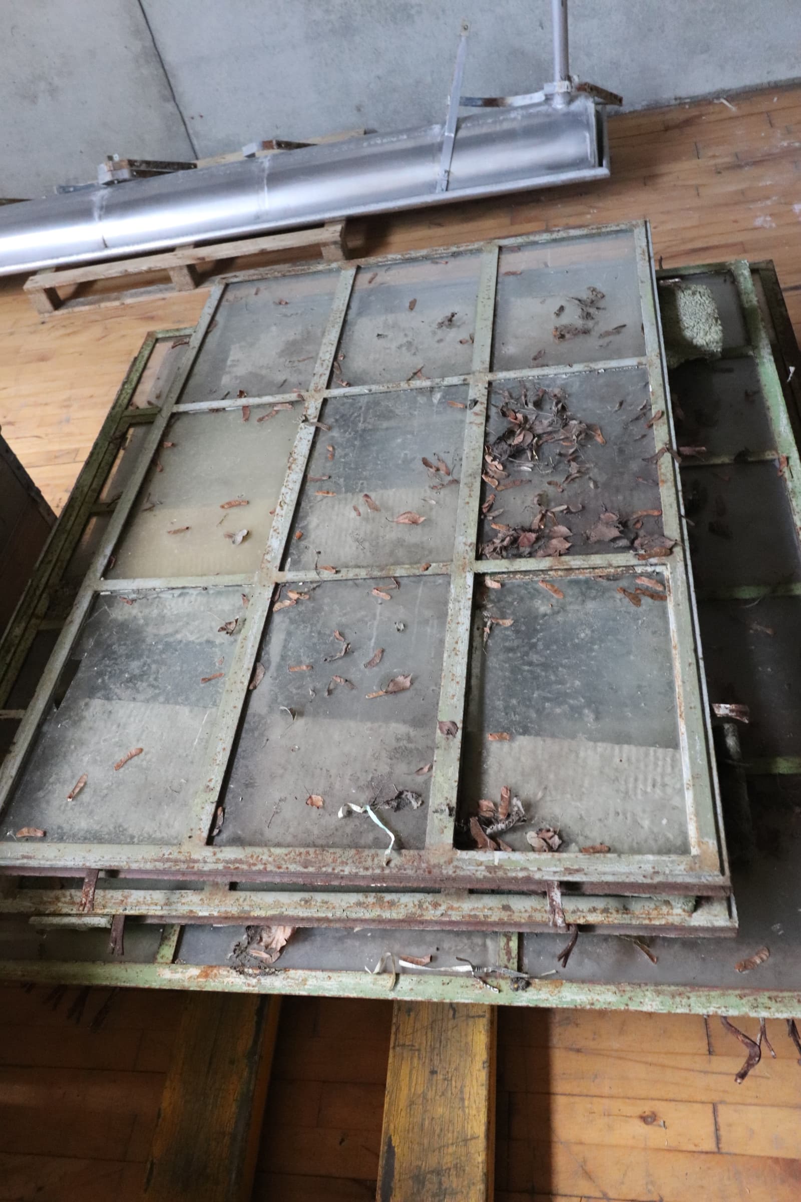 Gammelt støbejerns vindue 100x150cm - 1