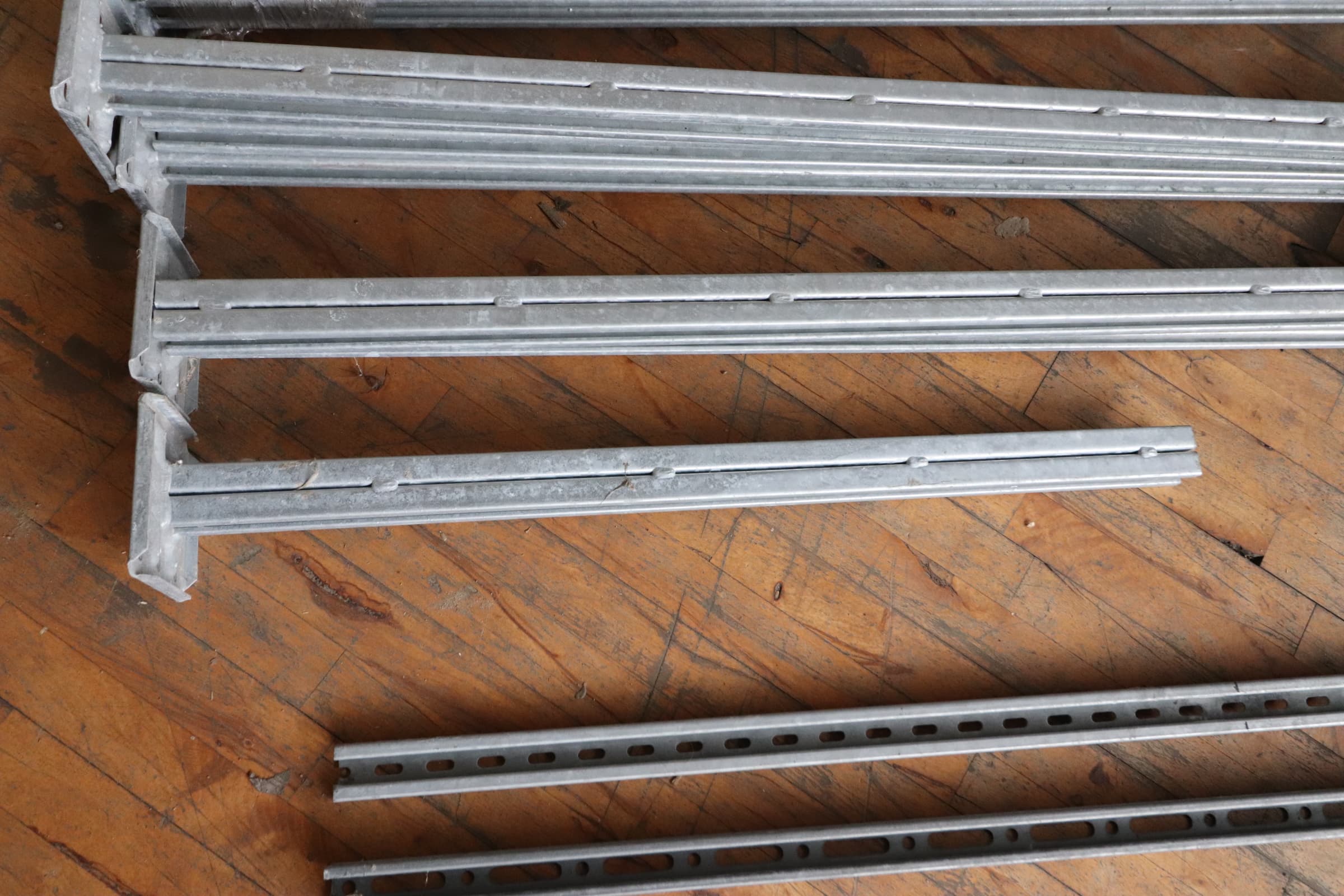 Loftpendel for kabelstiger, Varmforsinket. pris pr længde.