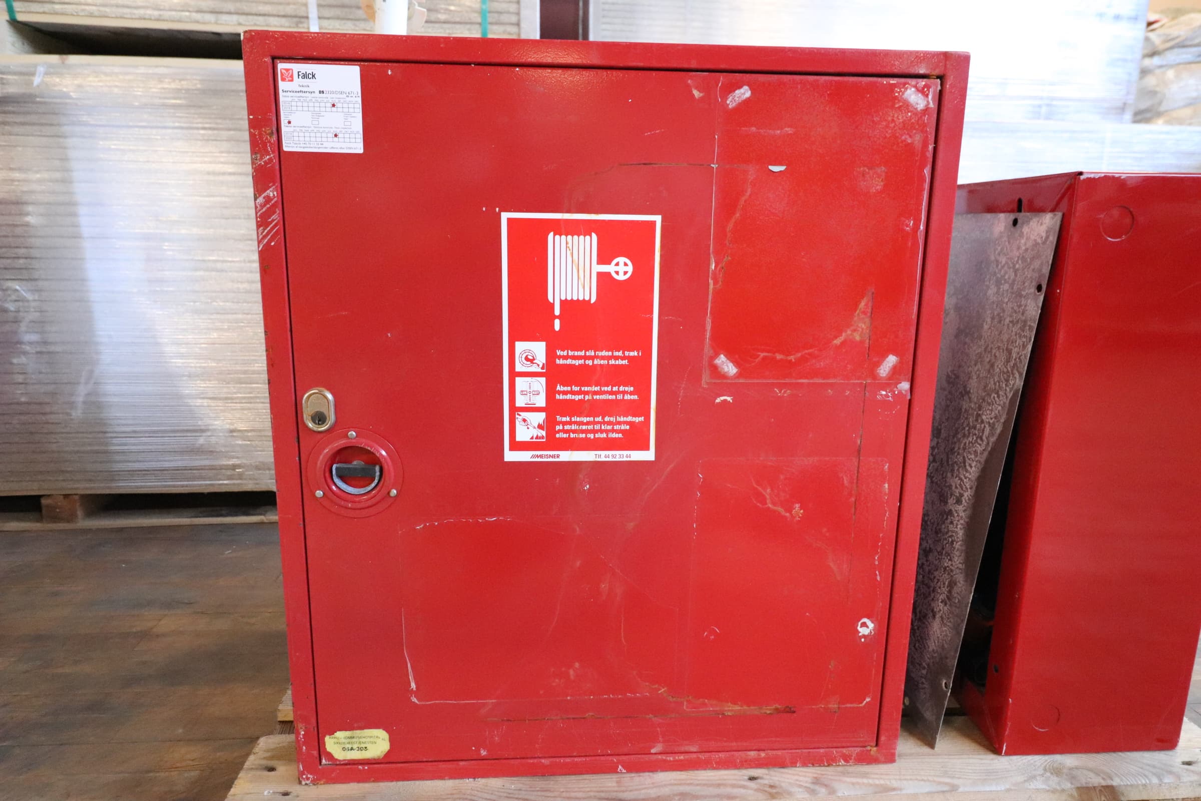 Brand/Slangeskab til vægmontering. pris pr/stk.