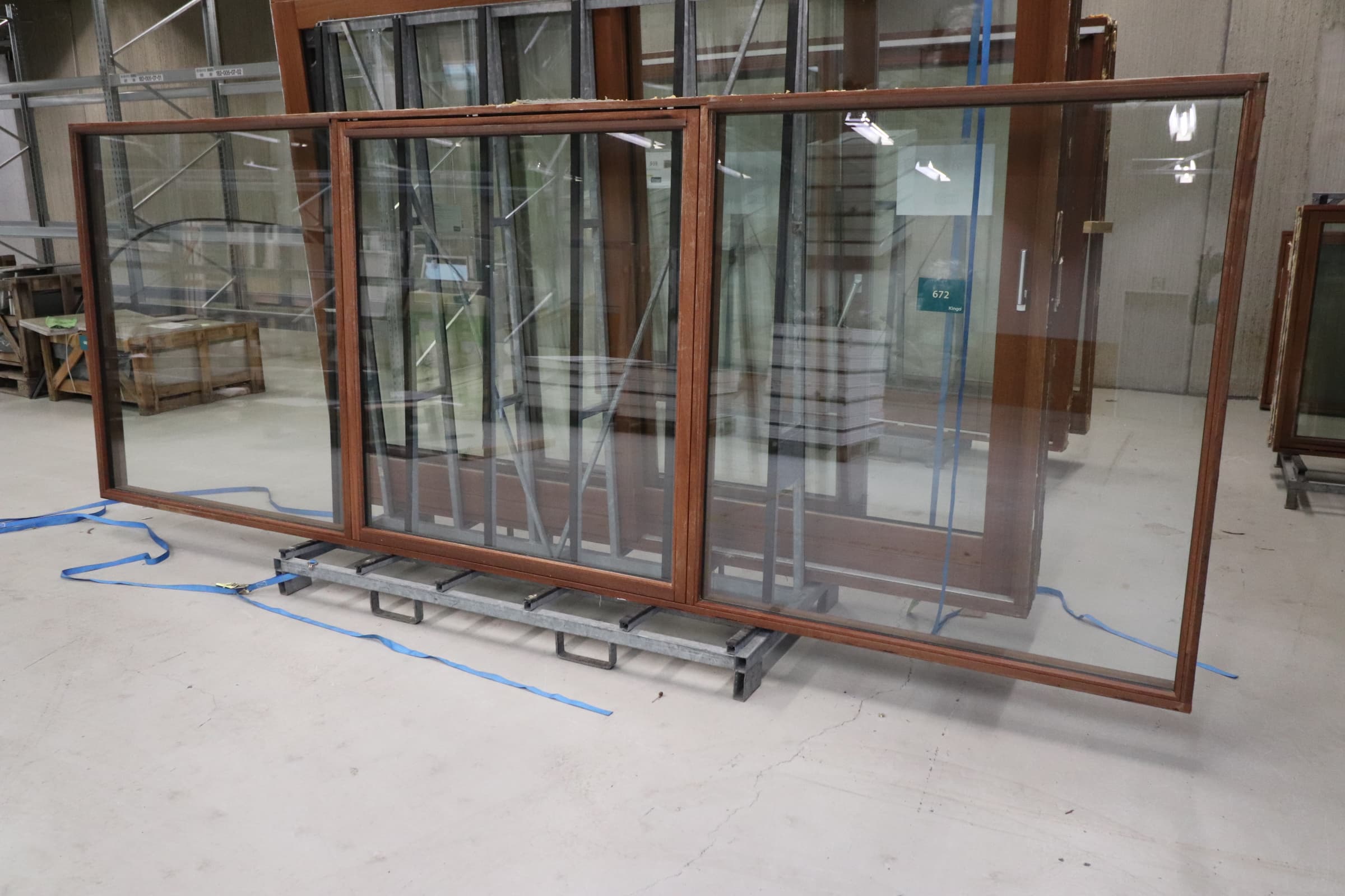 Mahogni vindue tophængt 3-delt. 446×162 cm. - 1