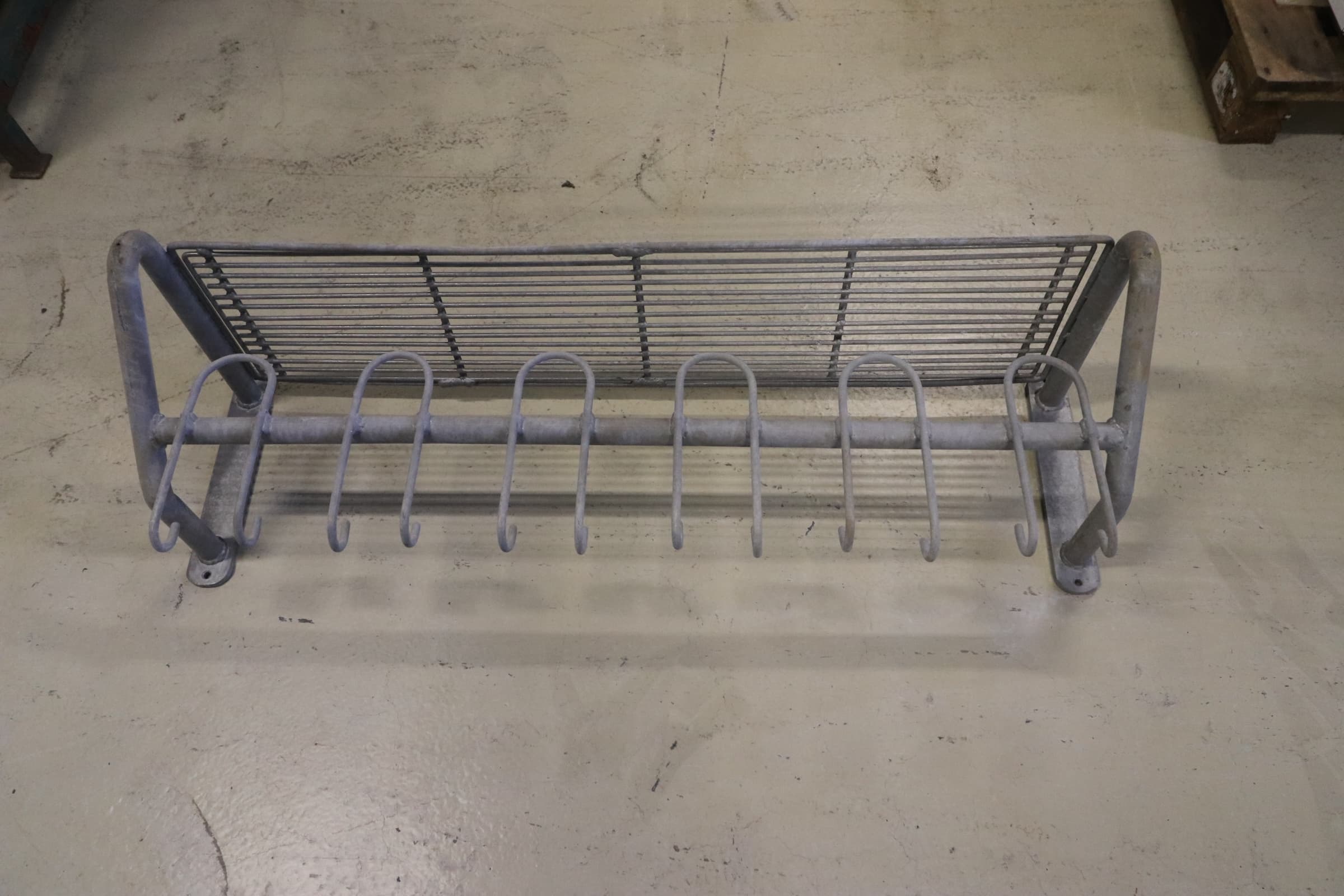 Væghængt omklædnings knagerække pris pr stk. - 1