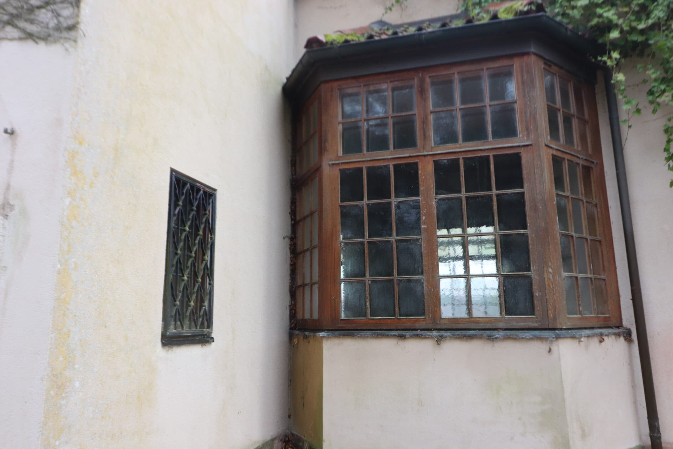 Fire fløjet karnap vindue med sprosser. - 1