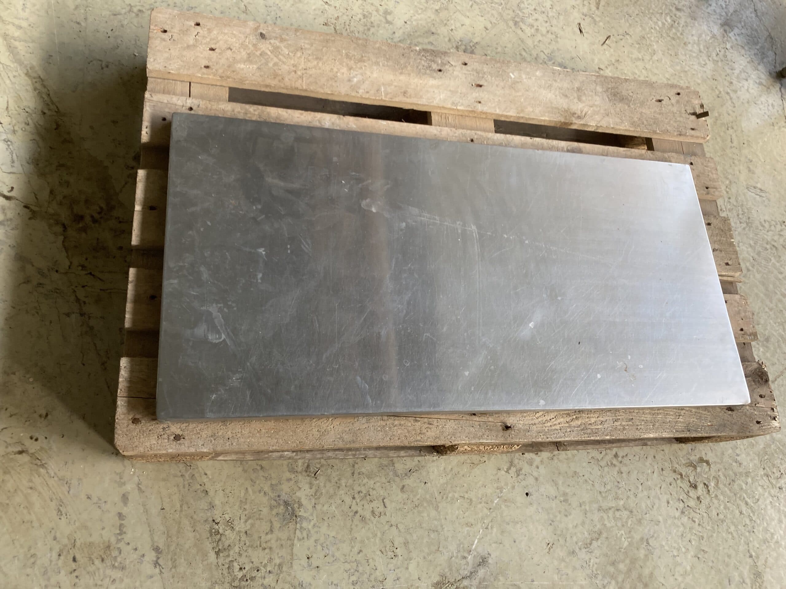 Hyldeplade beklædt med rustfrit stål 1055x380mm - 1