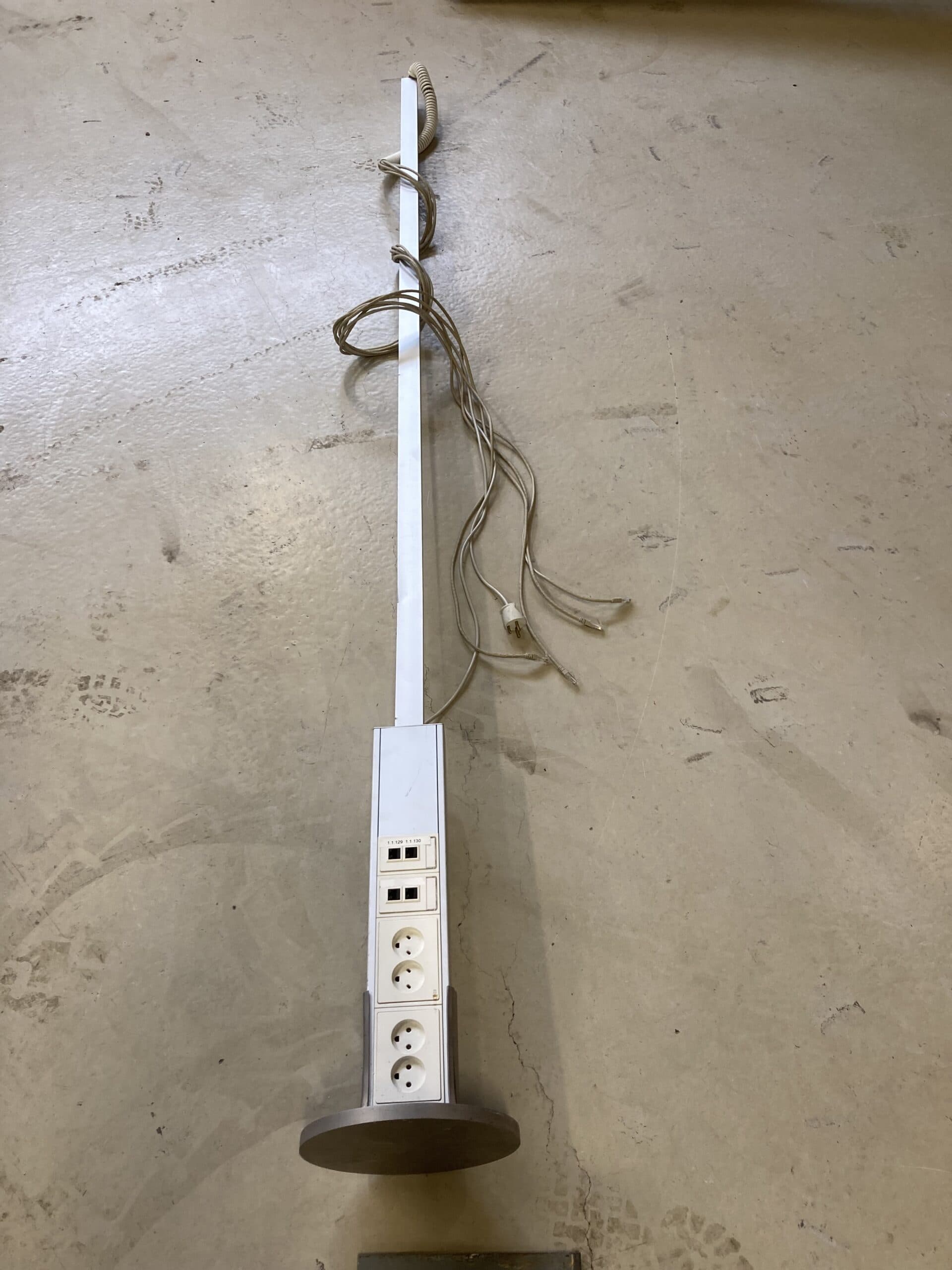 Strømstanderkanal Lukket med strøm og net udtag