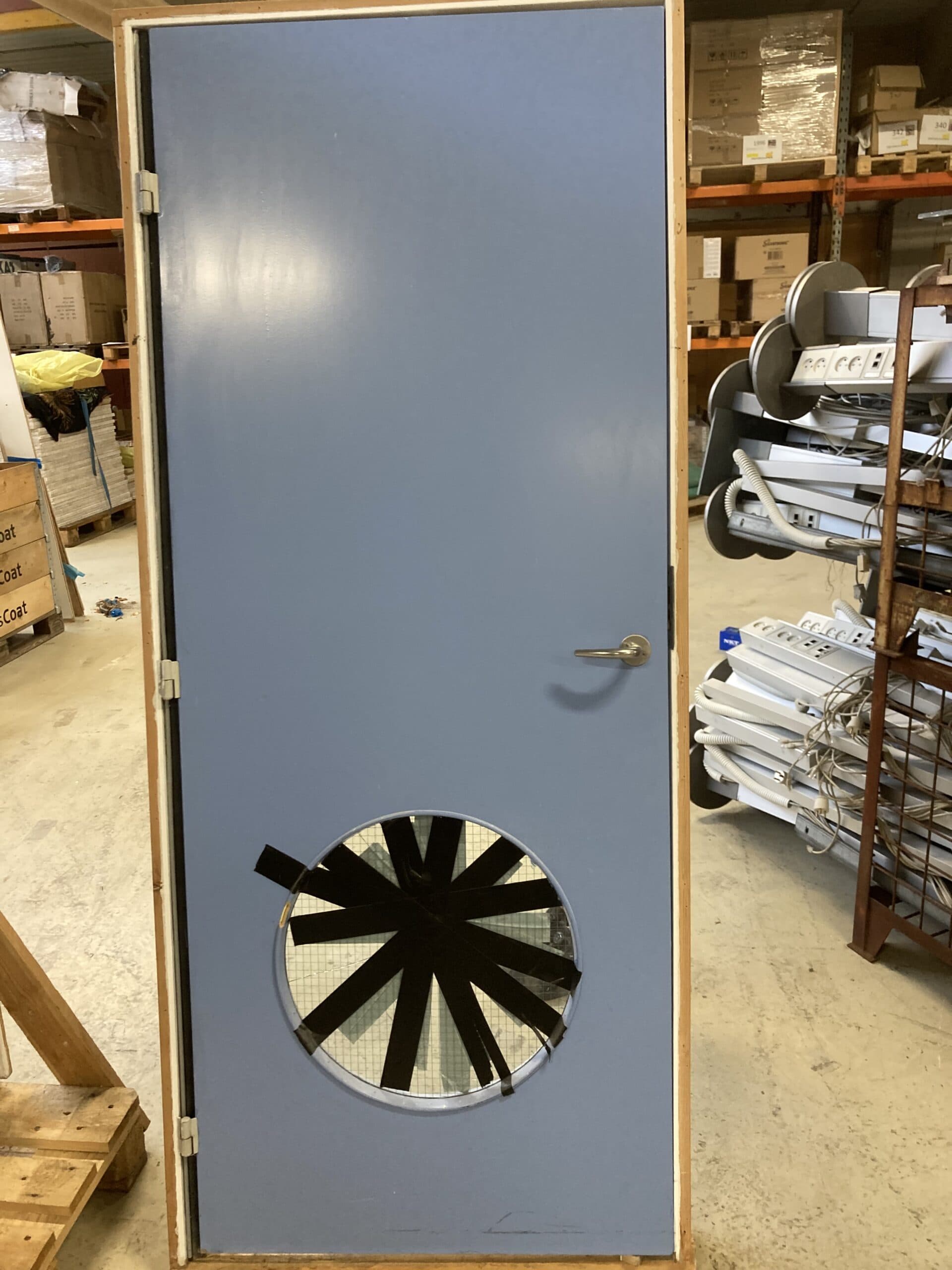 Blå Dør med rund rude i bunden 885x2060mm