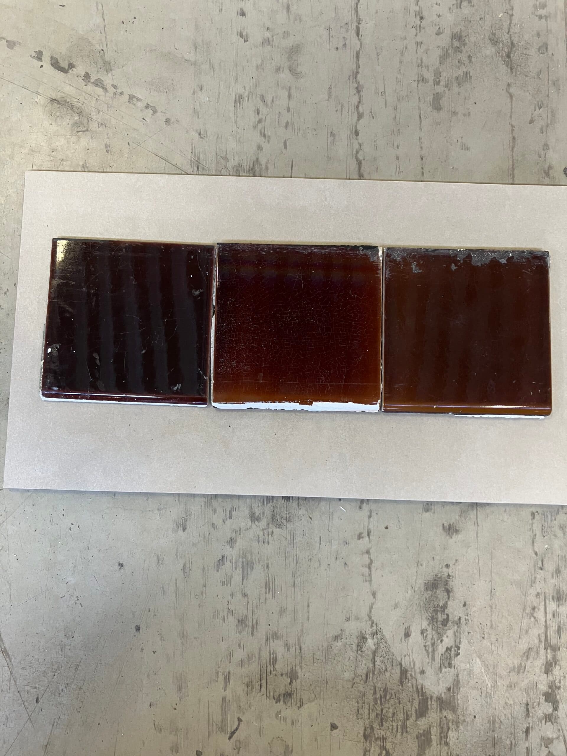 Knabstrup Keramik glaseret keramisk flise ca. 150x150x8/10 mm. Faset 1 kant