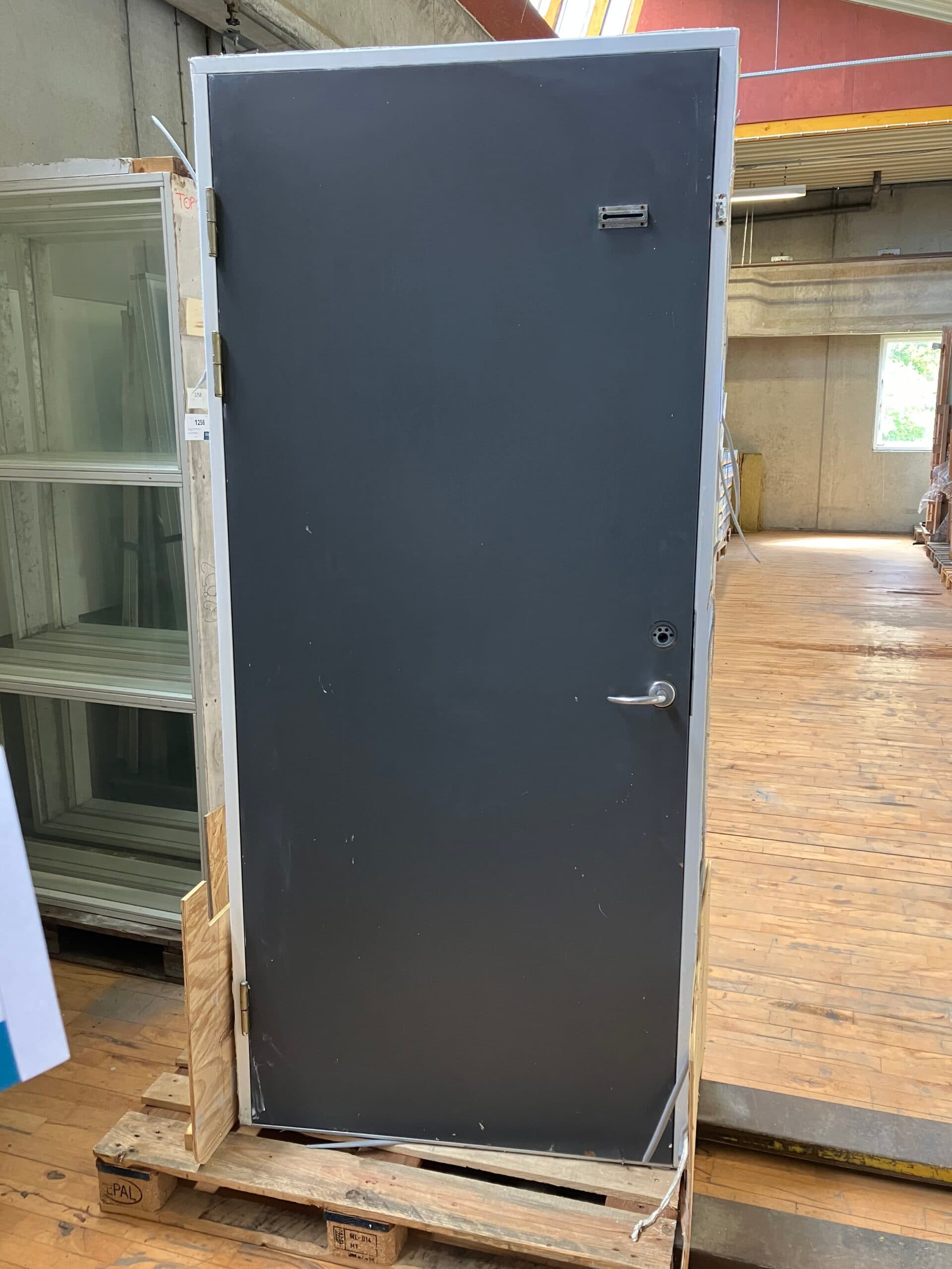 Grå indvendig dør 945x2120mm – V uden dørspion - 1