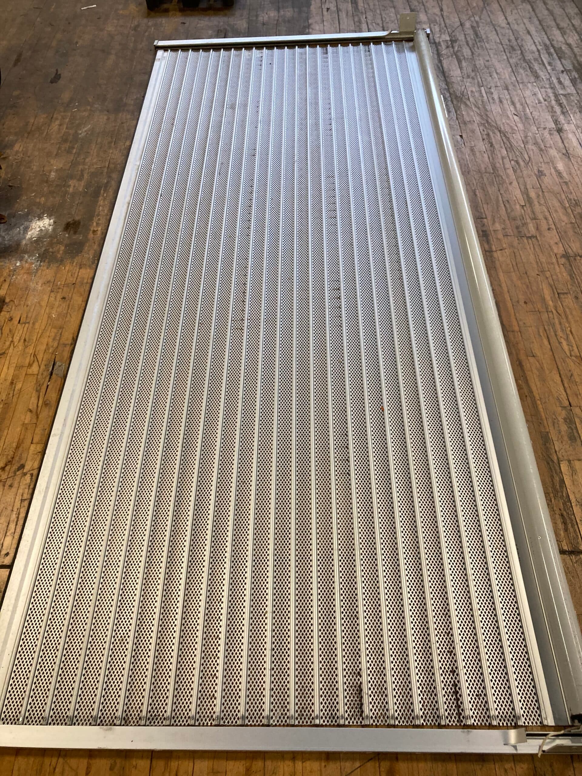 ALUX Rulle sikringsgitter B5100xH2200mm. - 1