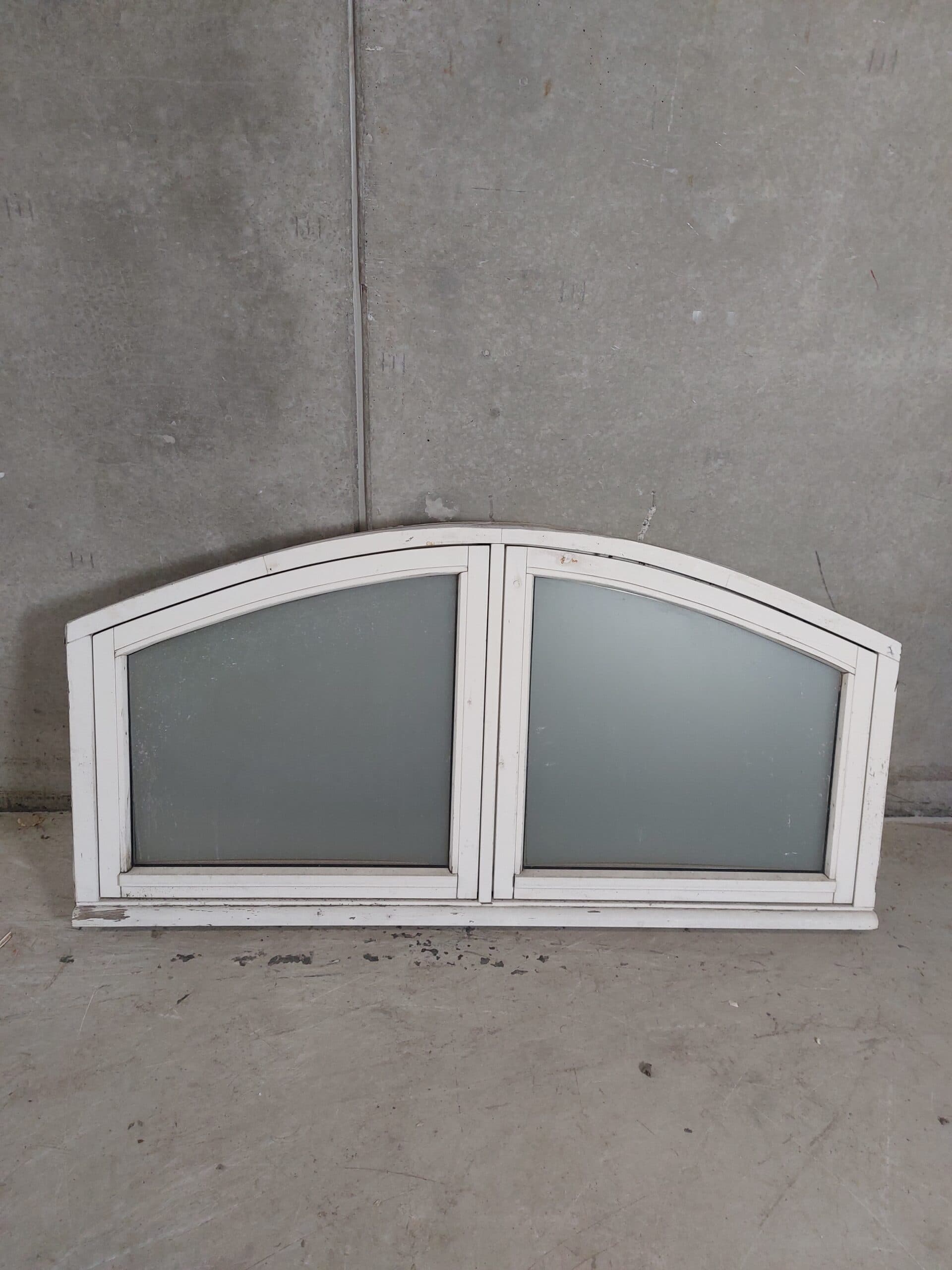 Buet fastkarms vindue 151,5X75,8cm - 1