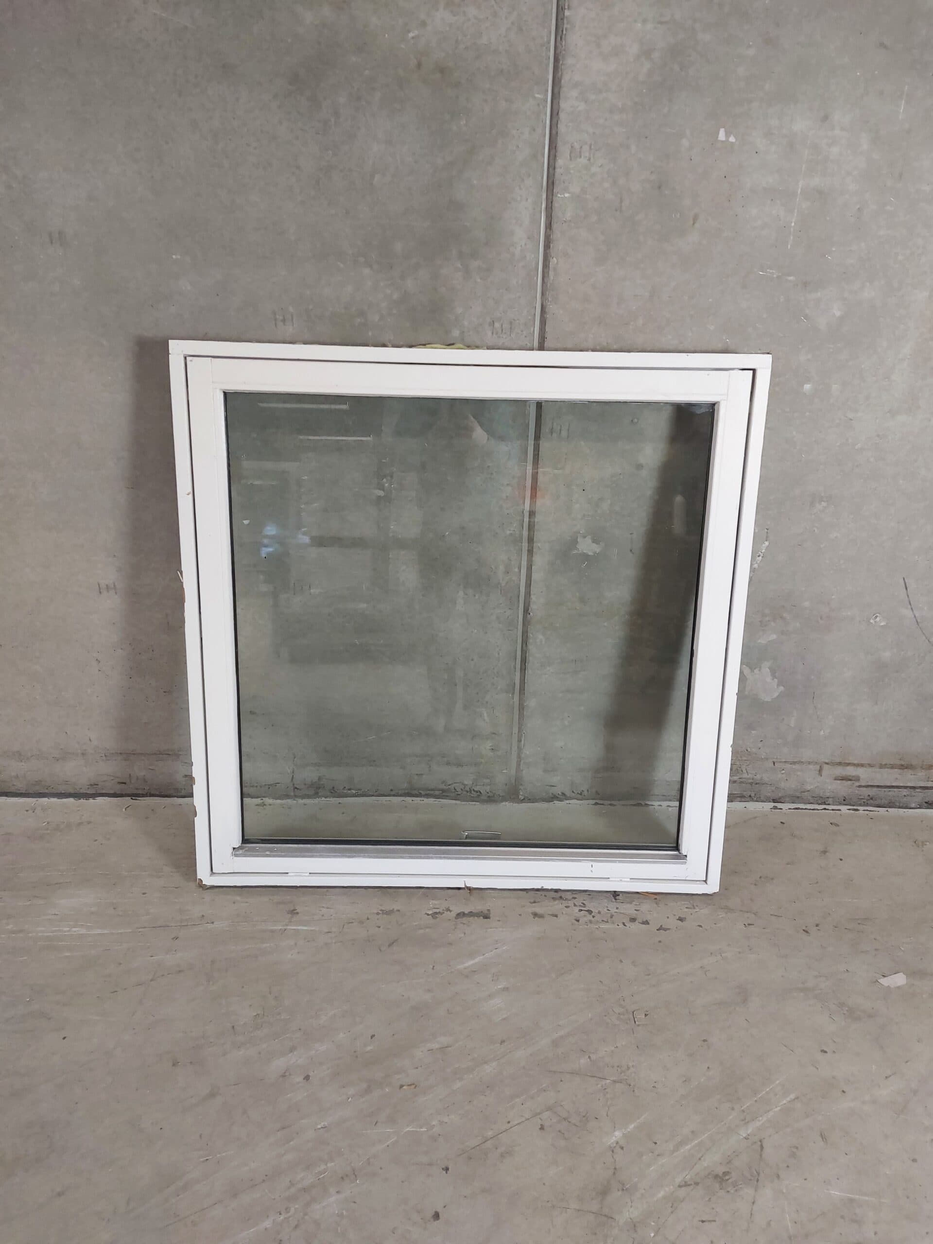 Topstyret vindue 119x119cm - 1