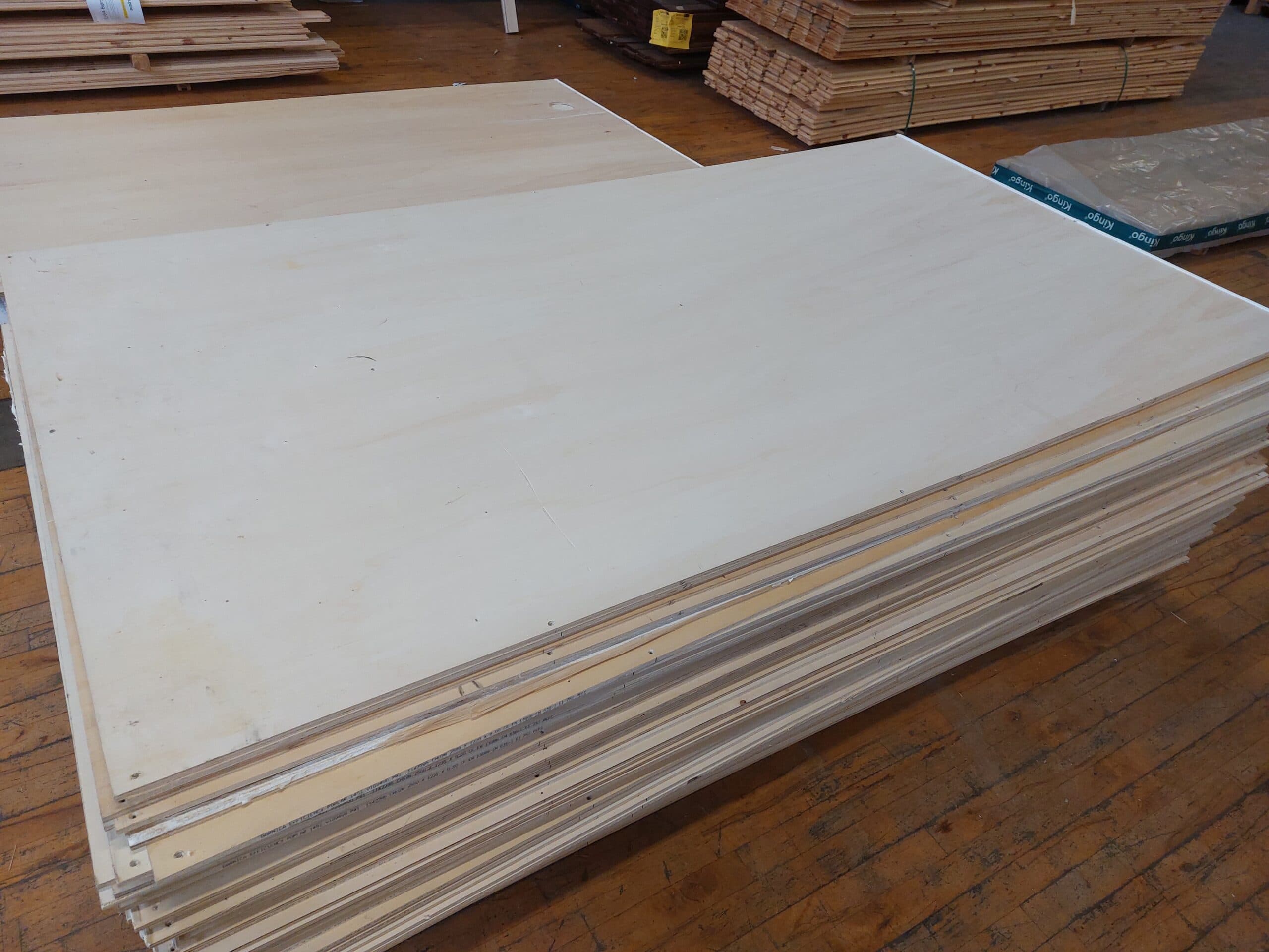 Krydsfinérplade 227x122cm 9mm.