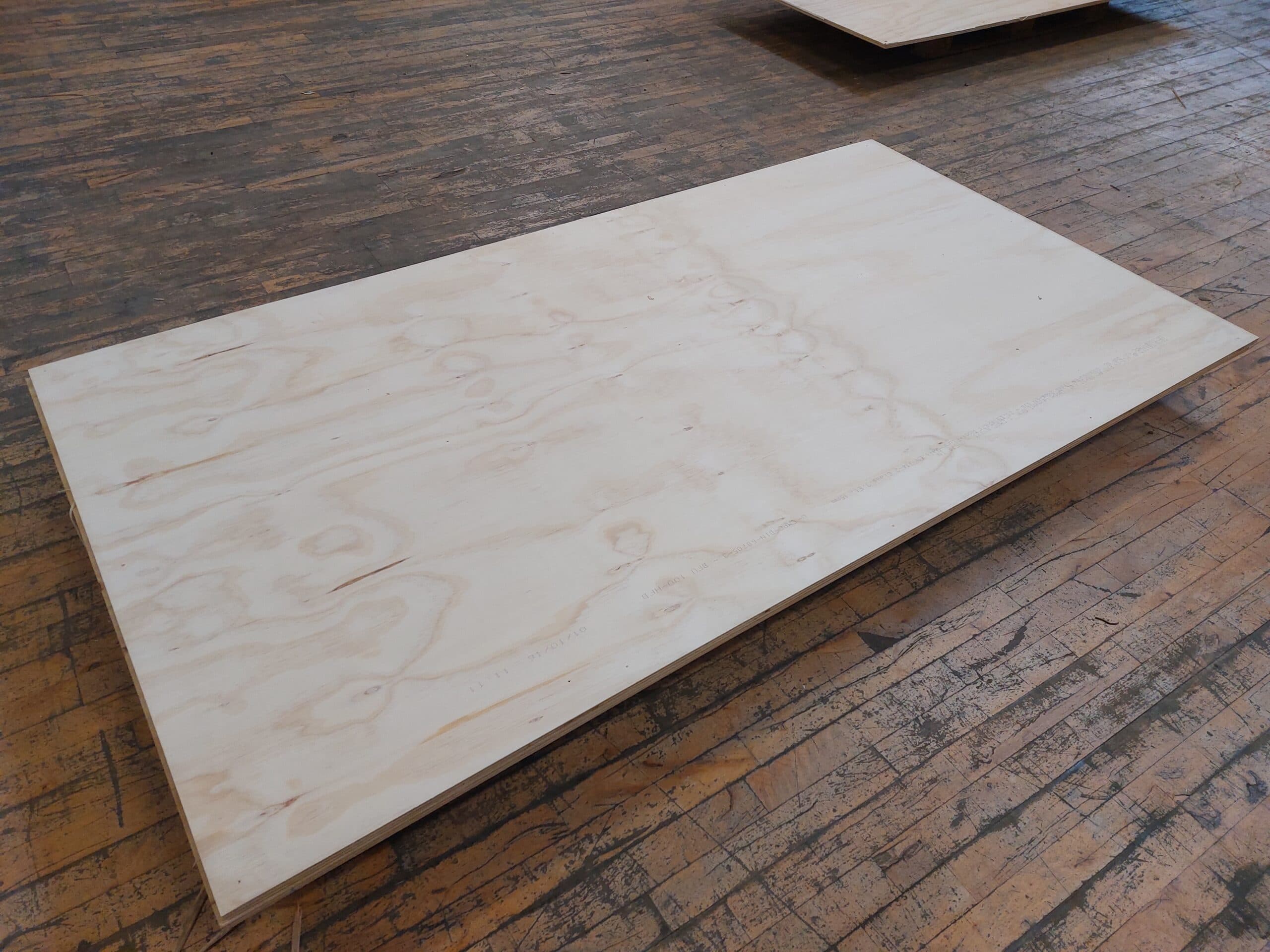 Krydsfinérplade 122x228cm 15mm. - 1