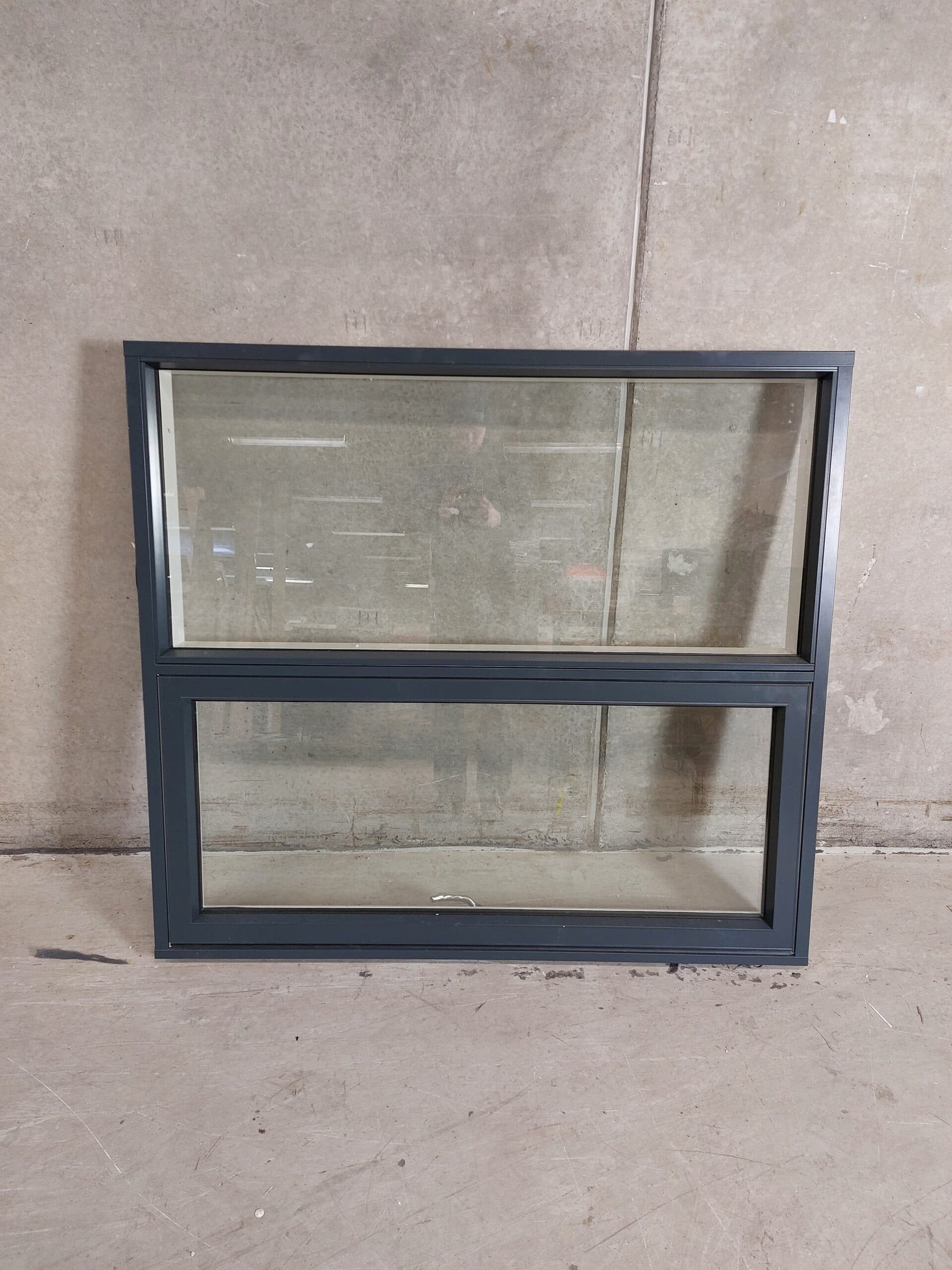 Fastkarm topstyret vindue 131x119cm