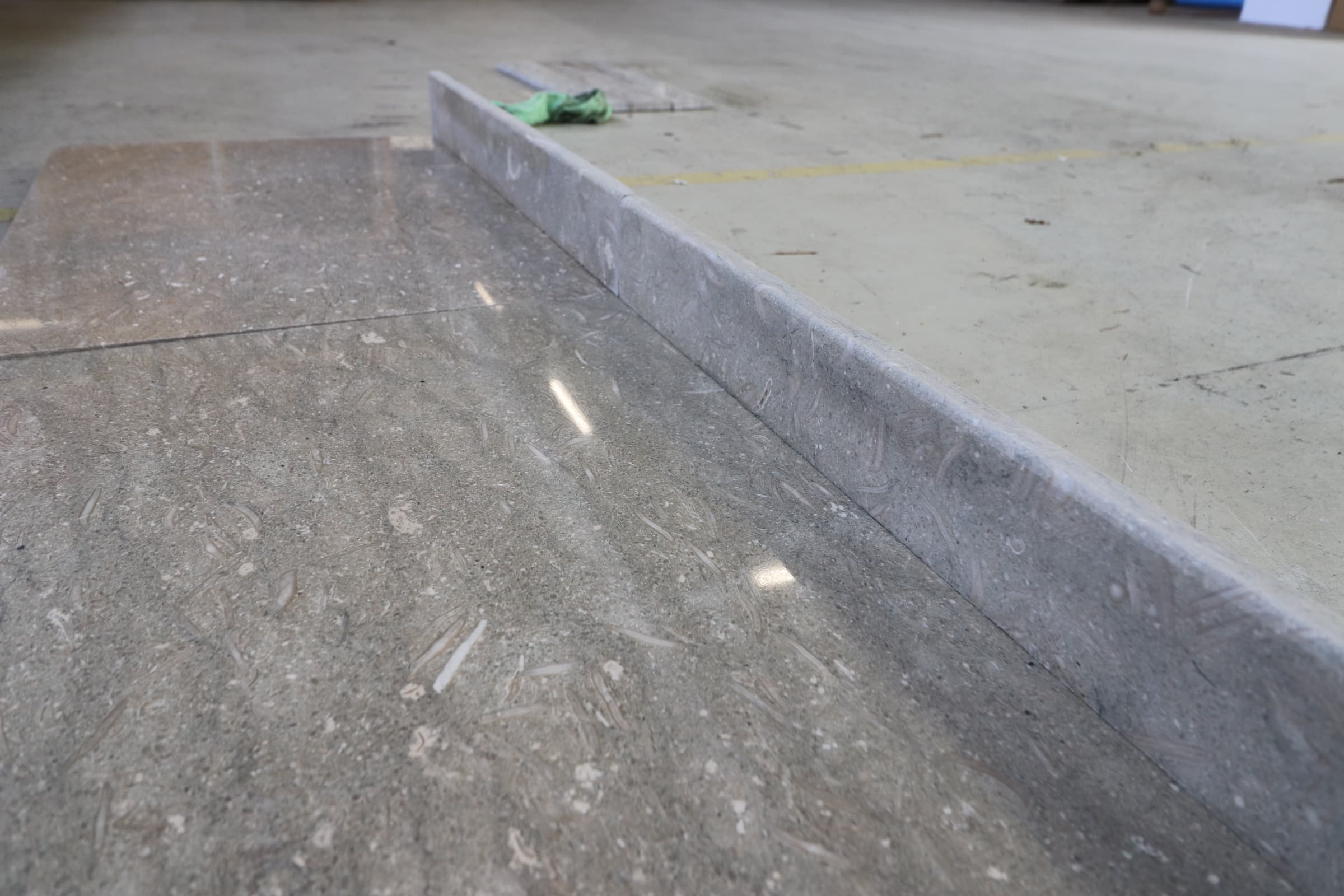 Sokkel Fliser i Limestone Kalksten