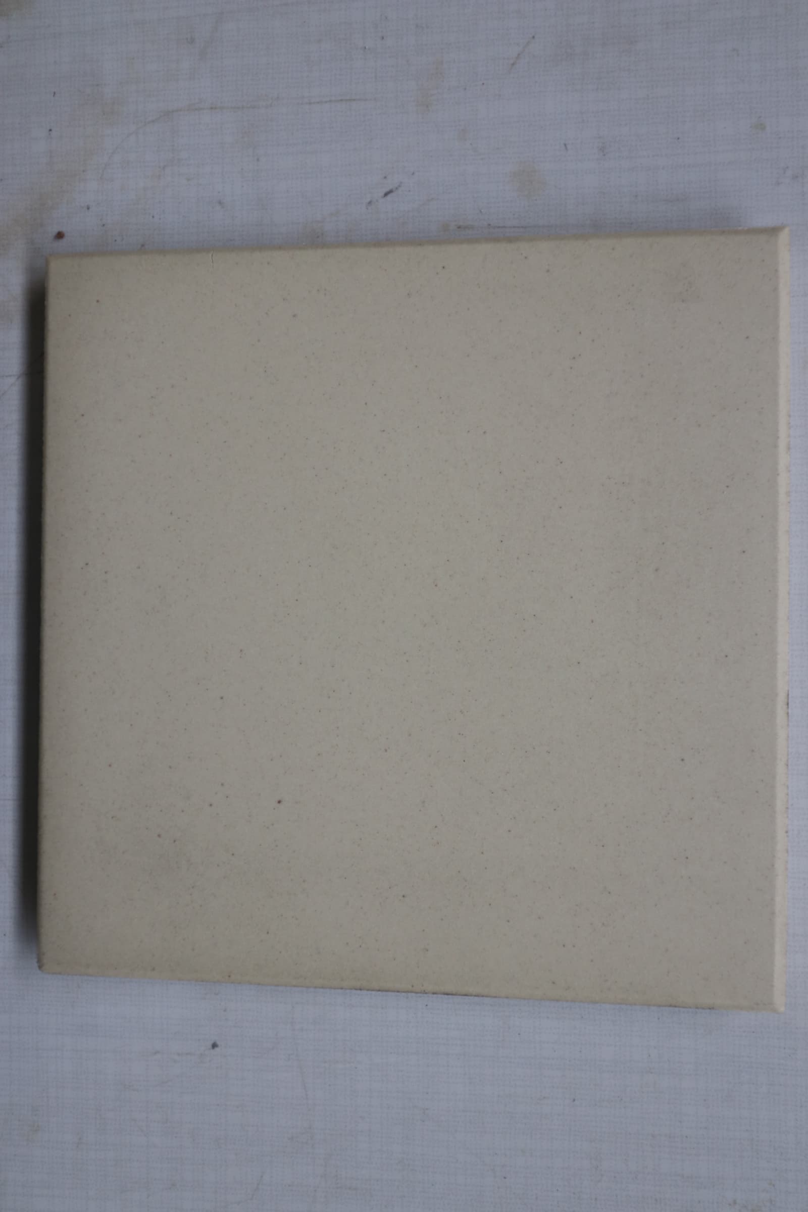 Gulvflise keramisk 10x10cm Beige. pris pr. m2)