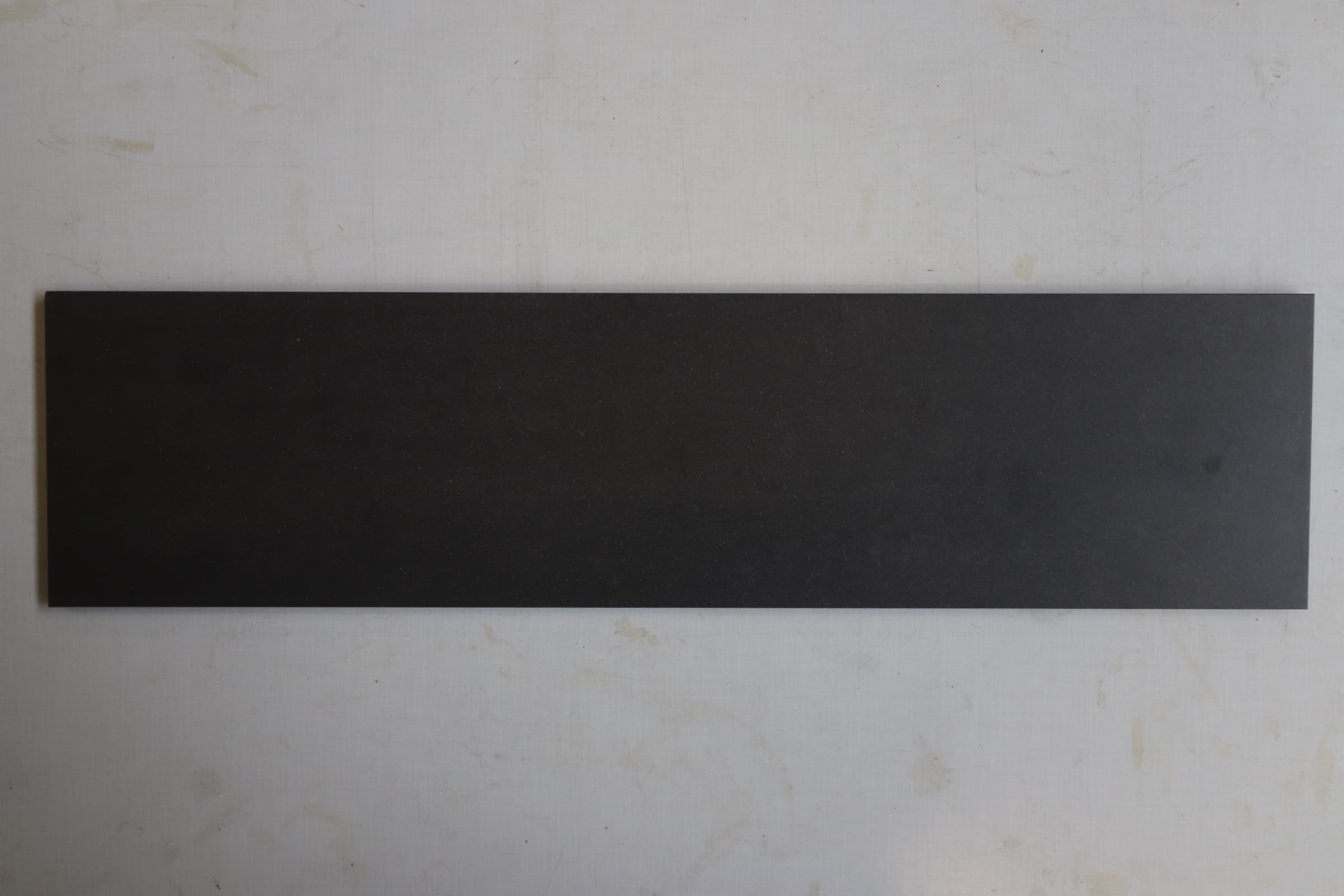 Uglaseret Sort keramik flise 15x60cm. Pris pr m²