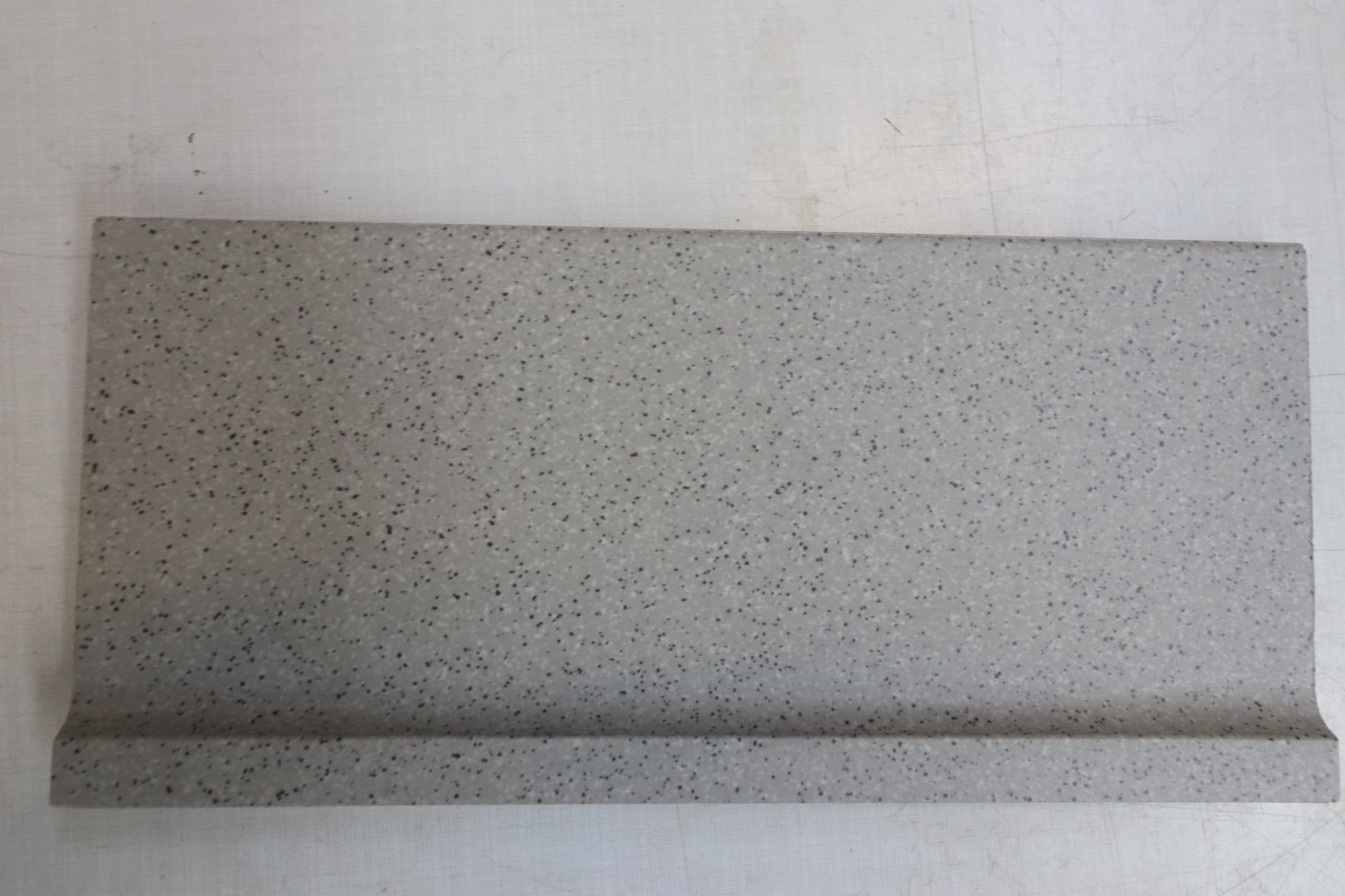 Uglaseret Grå keramik sokkel flise 20x9cm. Pris pr stk. - 1