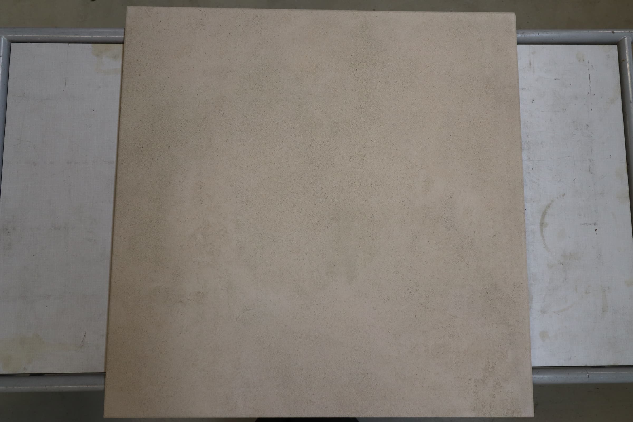 Glaseret keramik flise Beige/Sand 62x62cm. Pris pr m² - 1