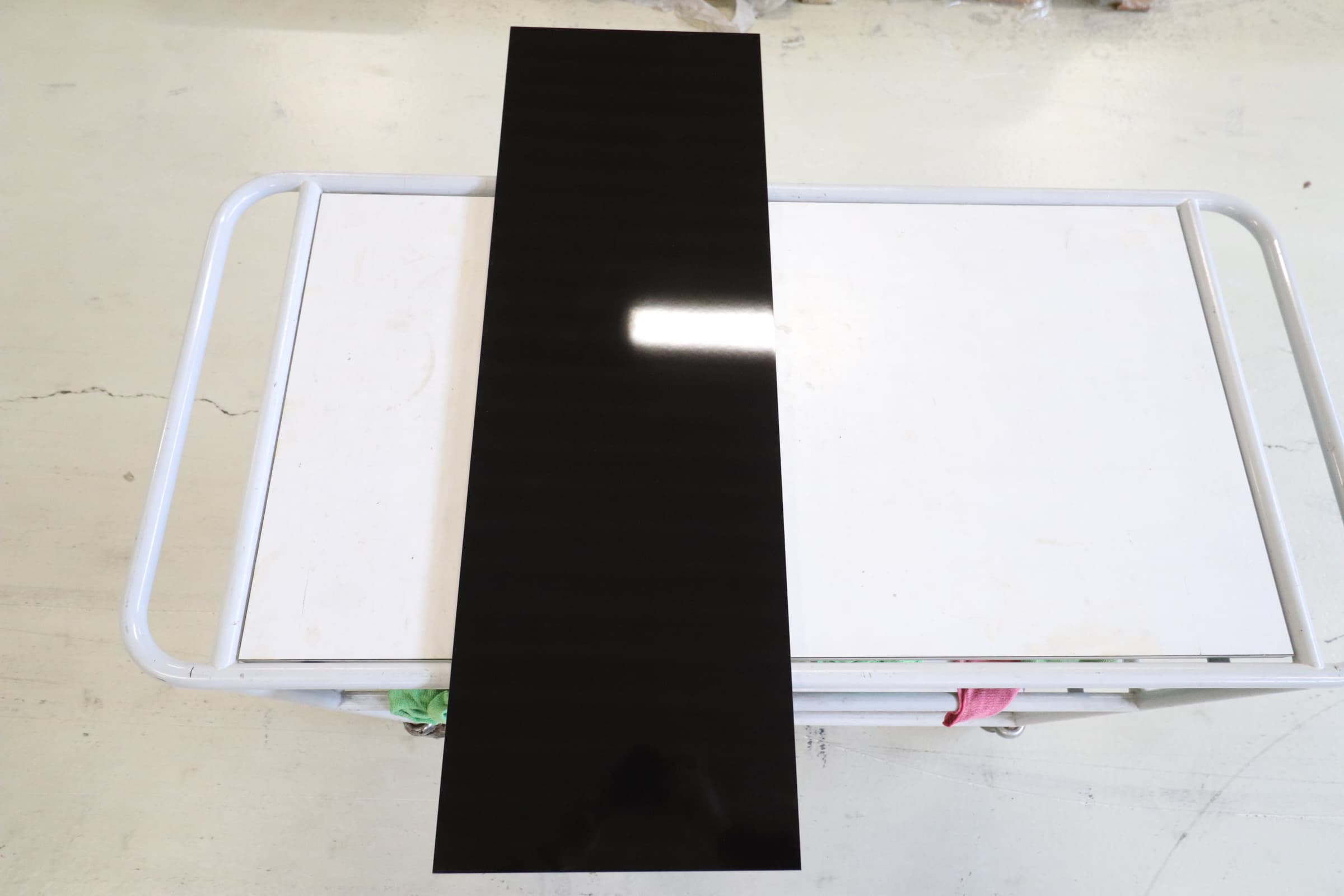 Glaseret Keramik væg flise sort blank 30x90cm. Pris pr m2 - 1