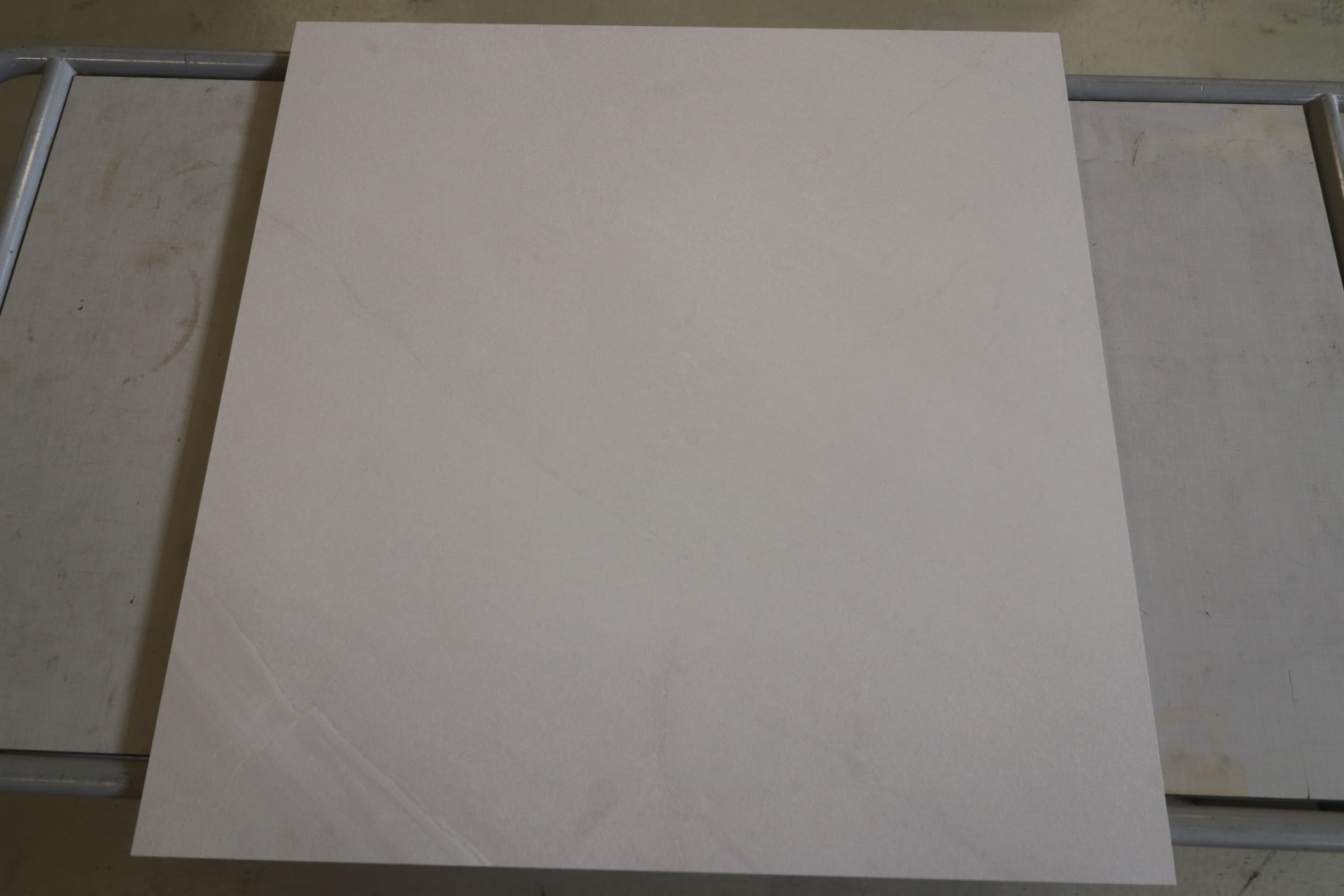 Uglaseret keramik flise Lys sten struktur 60x60cm. Pris pr m² - 1