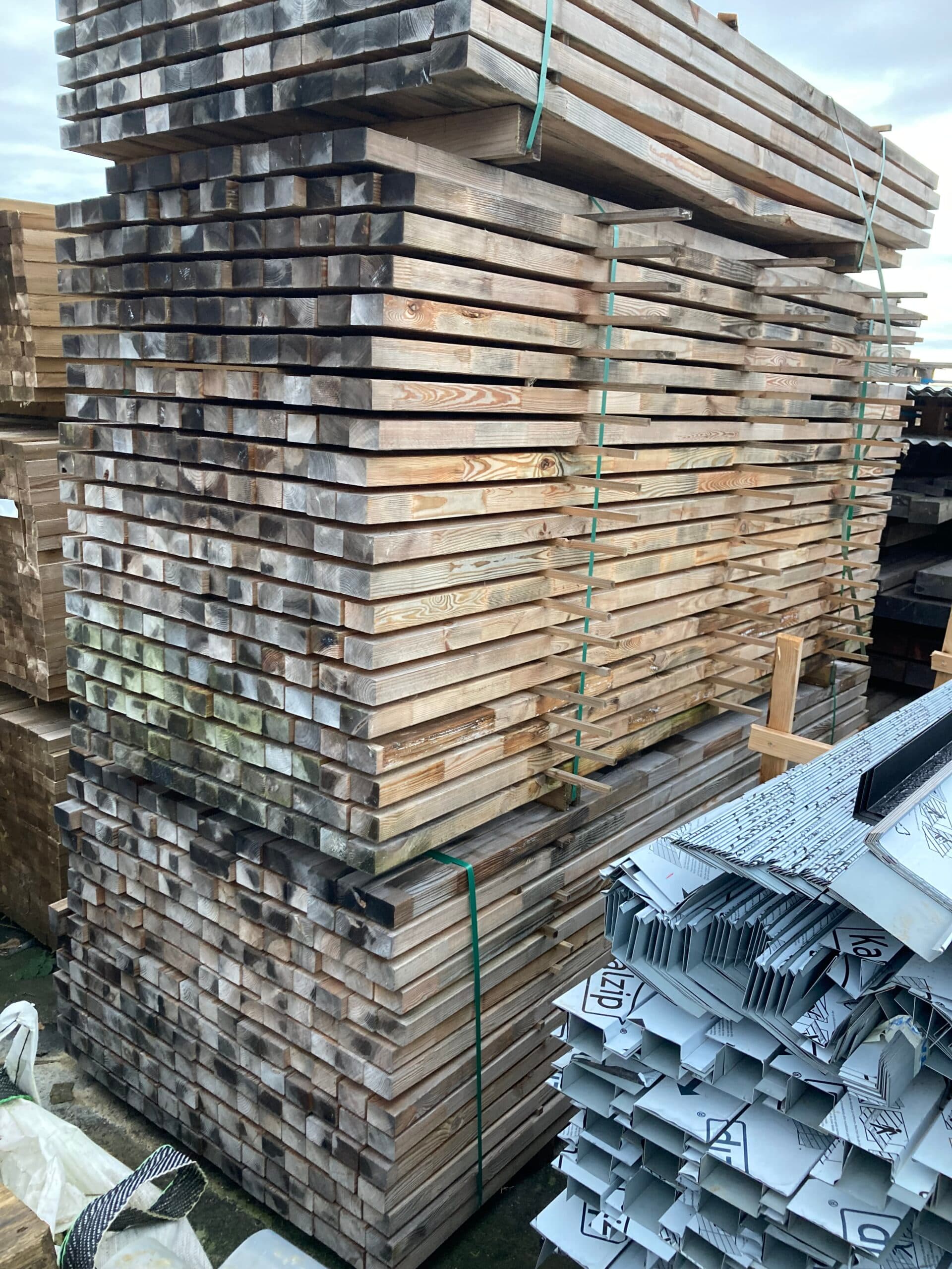 Vægreglar Fyr træ 45x70x2500mm Pris pr/længde. - 1