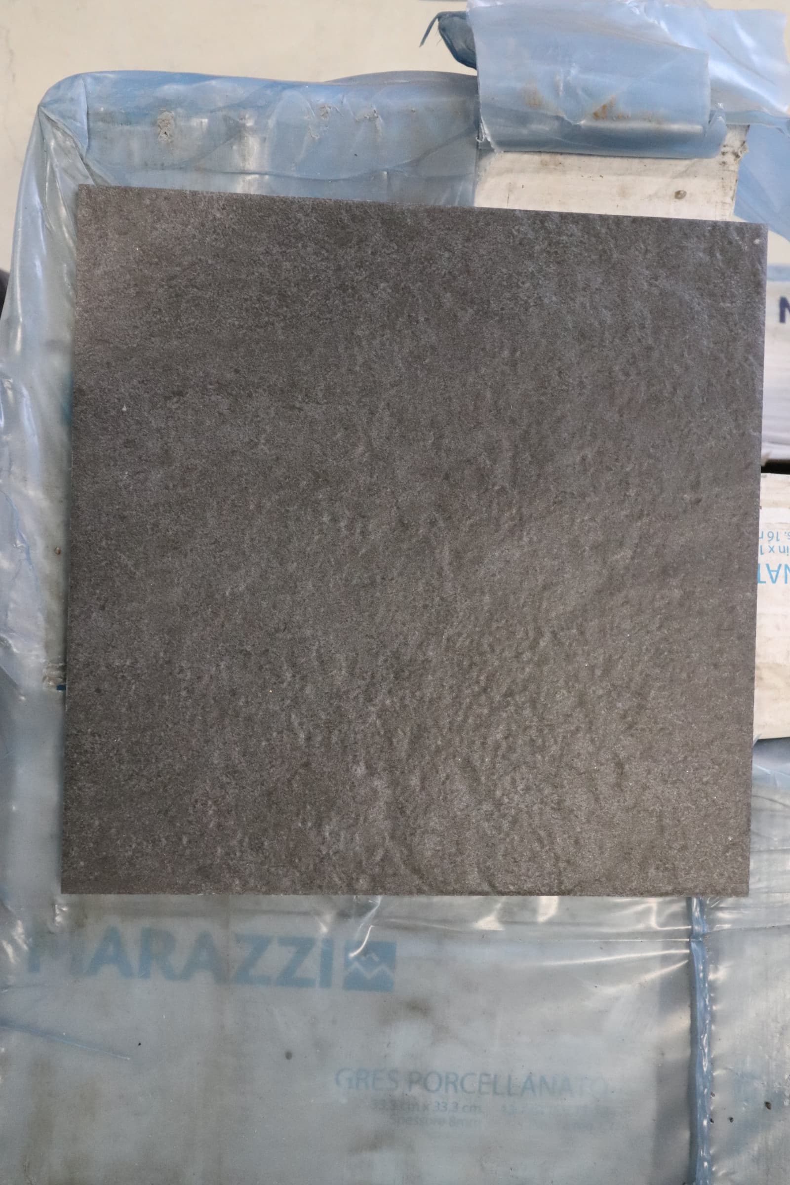 Glasereret gulv og væg flise 33x33cm Antracit grå - 1