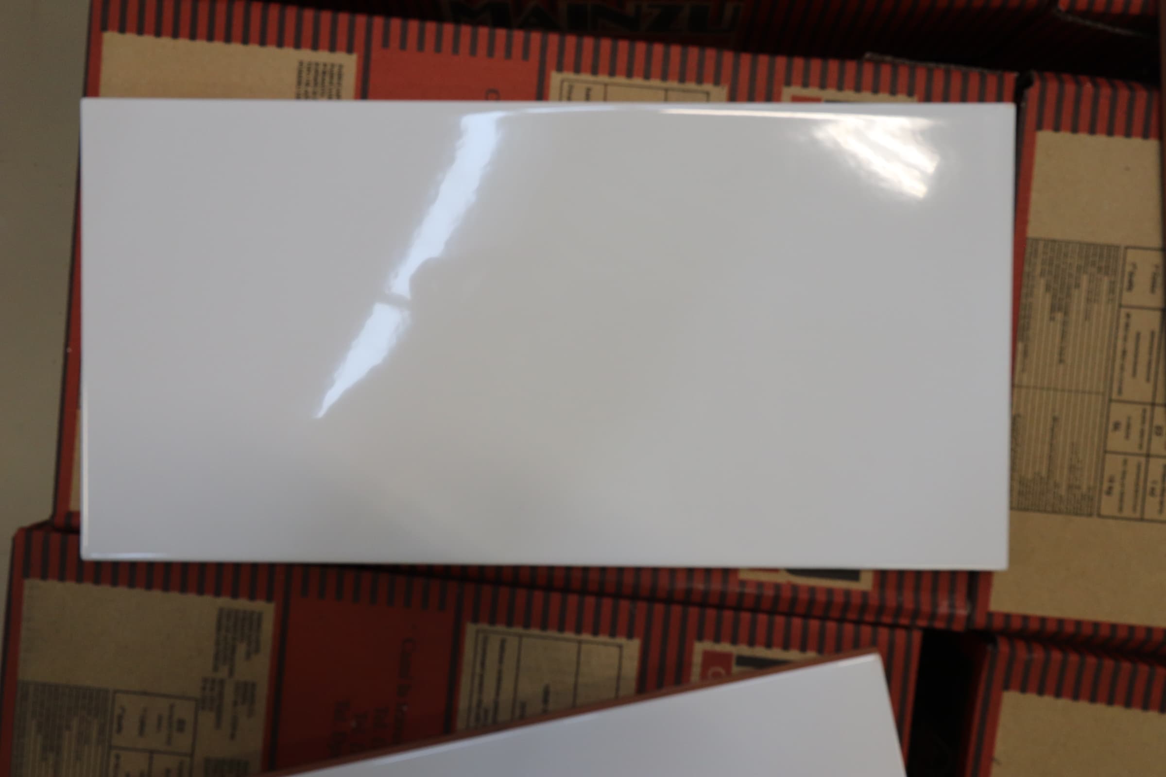 Glaseret væg flise 15x30cm Blank hvid. - 1