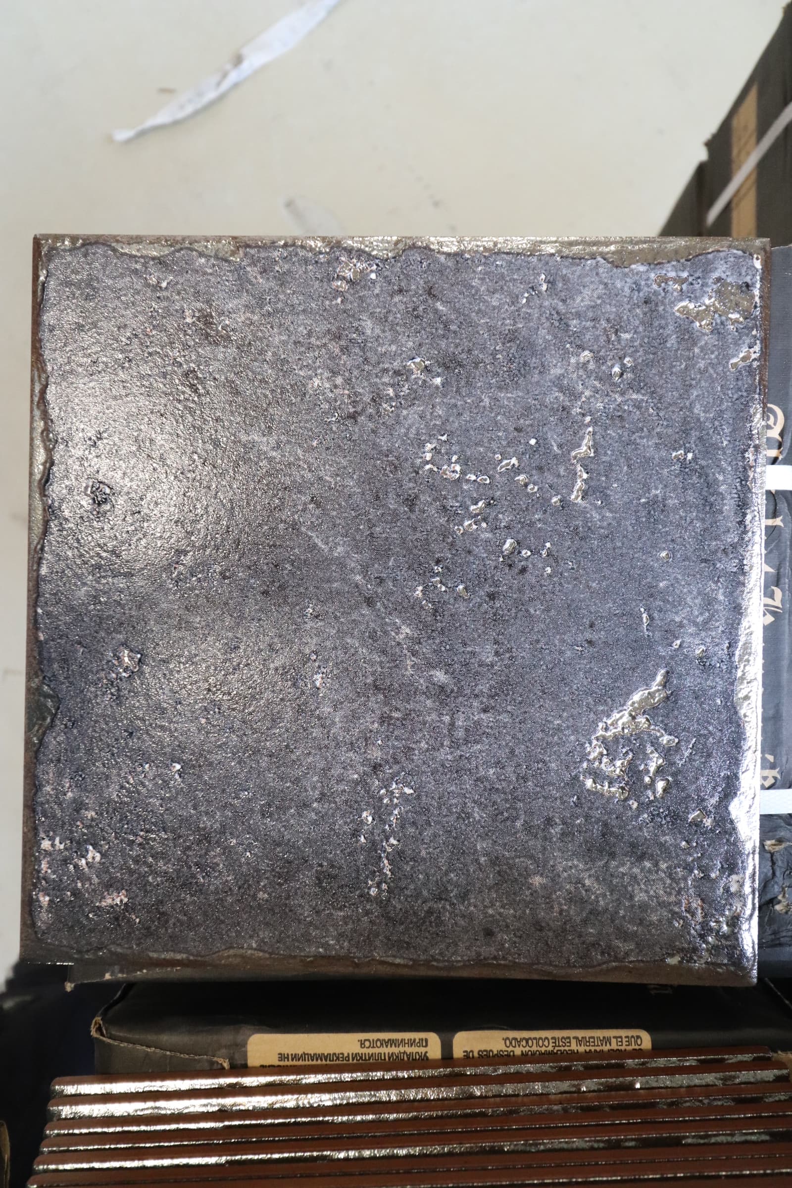 Glaseret flise IRON BLACK 23x23cm. - 1