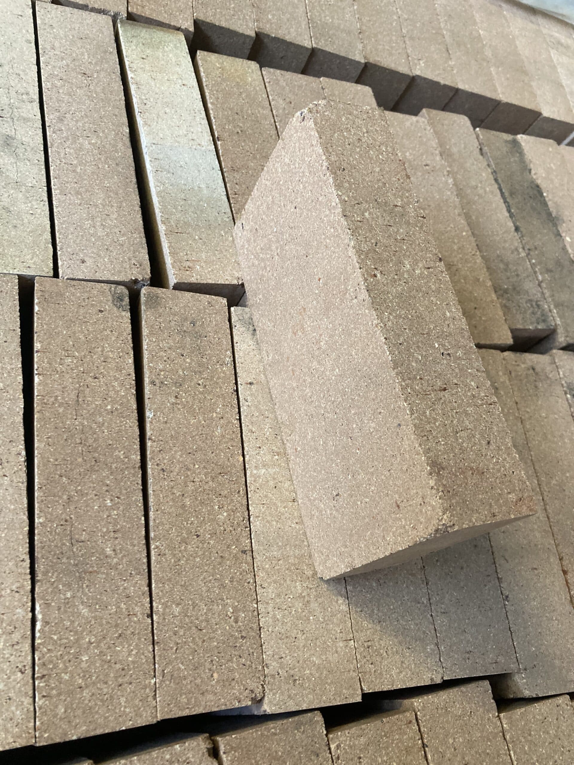 Ildfaste sten fra Refractarios Sevilla i Spanien 22x11x5cm - 1