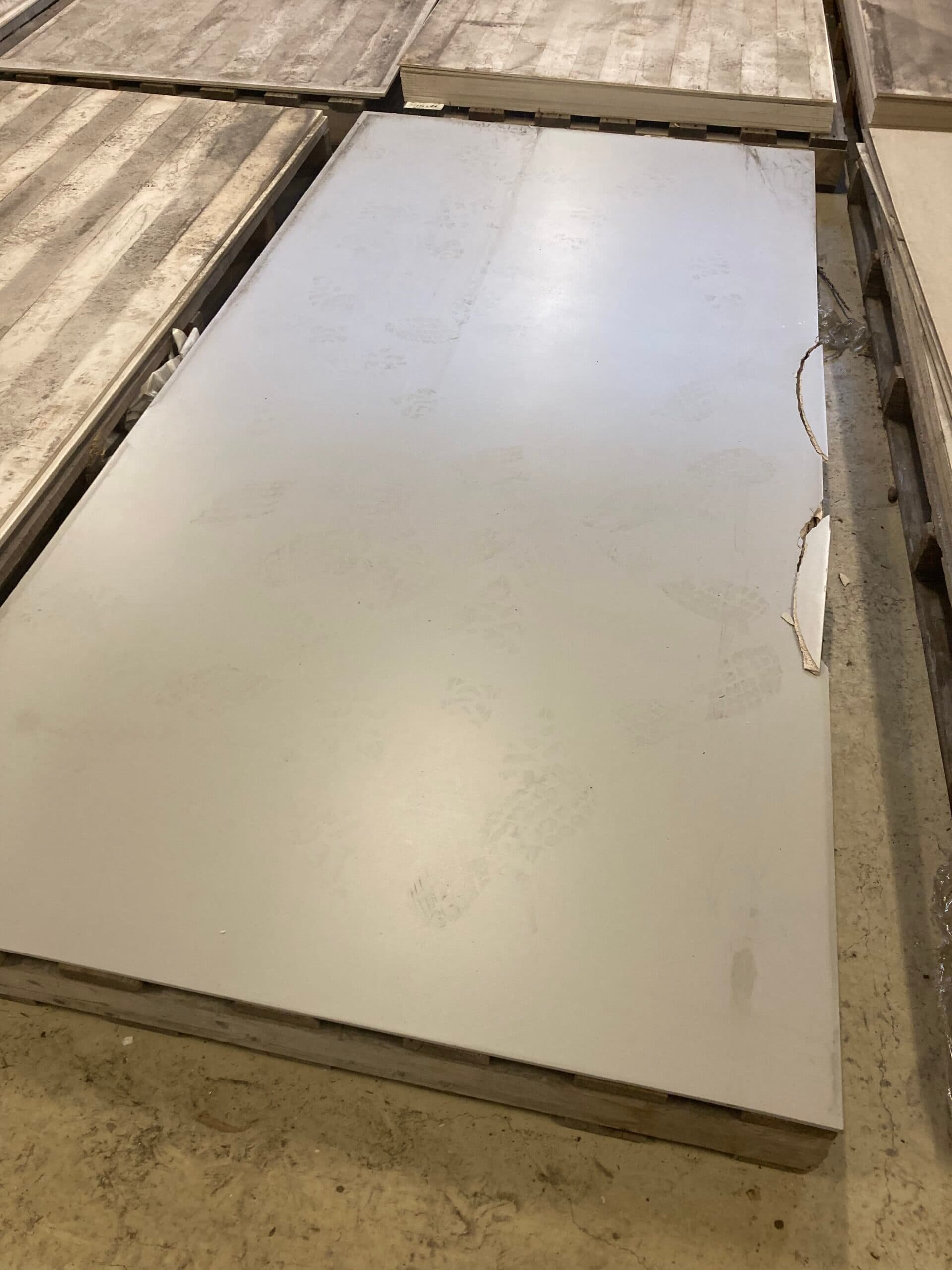 Cembrit Facadeplade Lys-grå 120x250cm 8mm. - 1