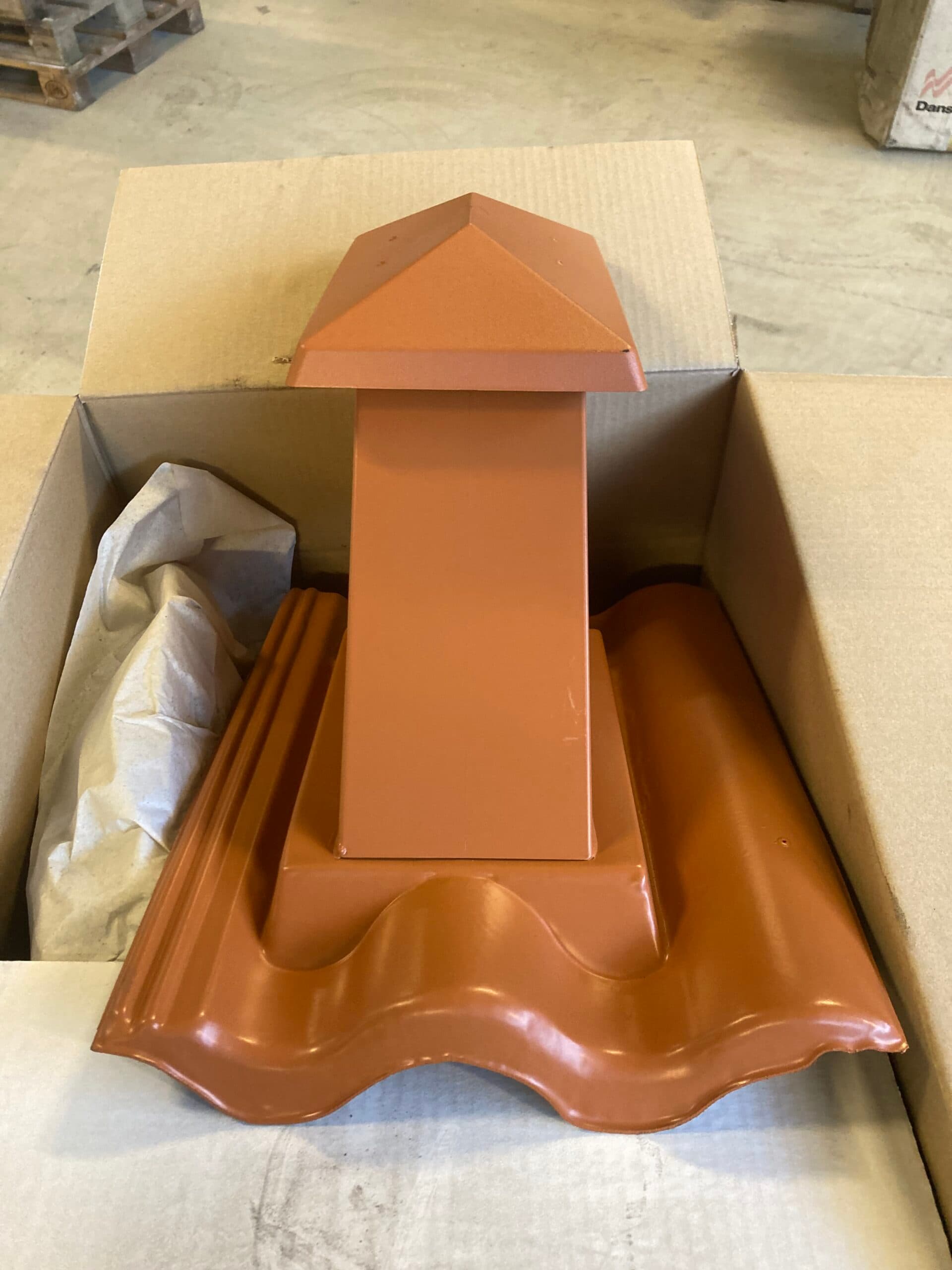 Udluftnings hætte til aftræksrør tagsten 33x42cm 35-45gr Teglrød Blank - 1