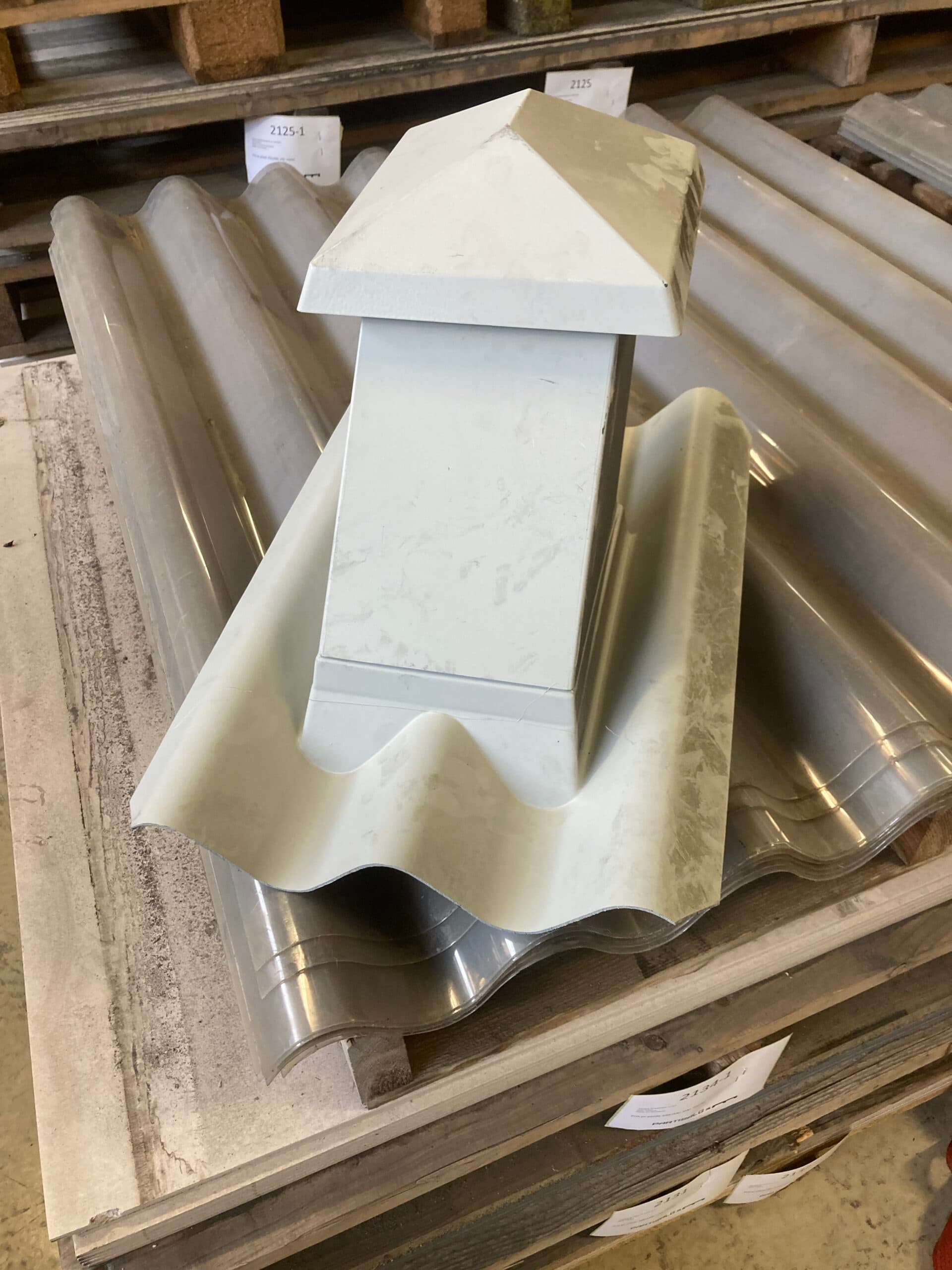 B6 Udluftningshætte til aftræksrør. 35-45gr. Grå. - 1