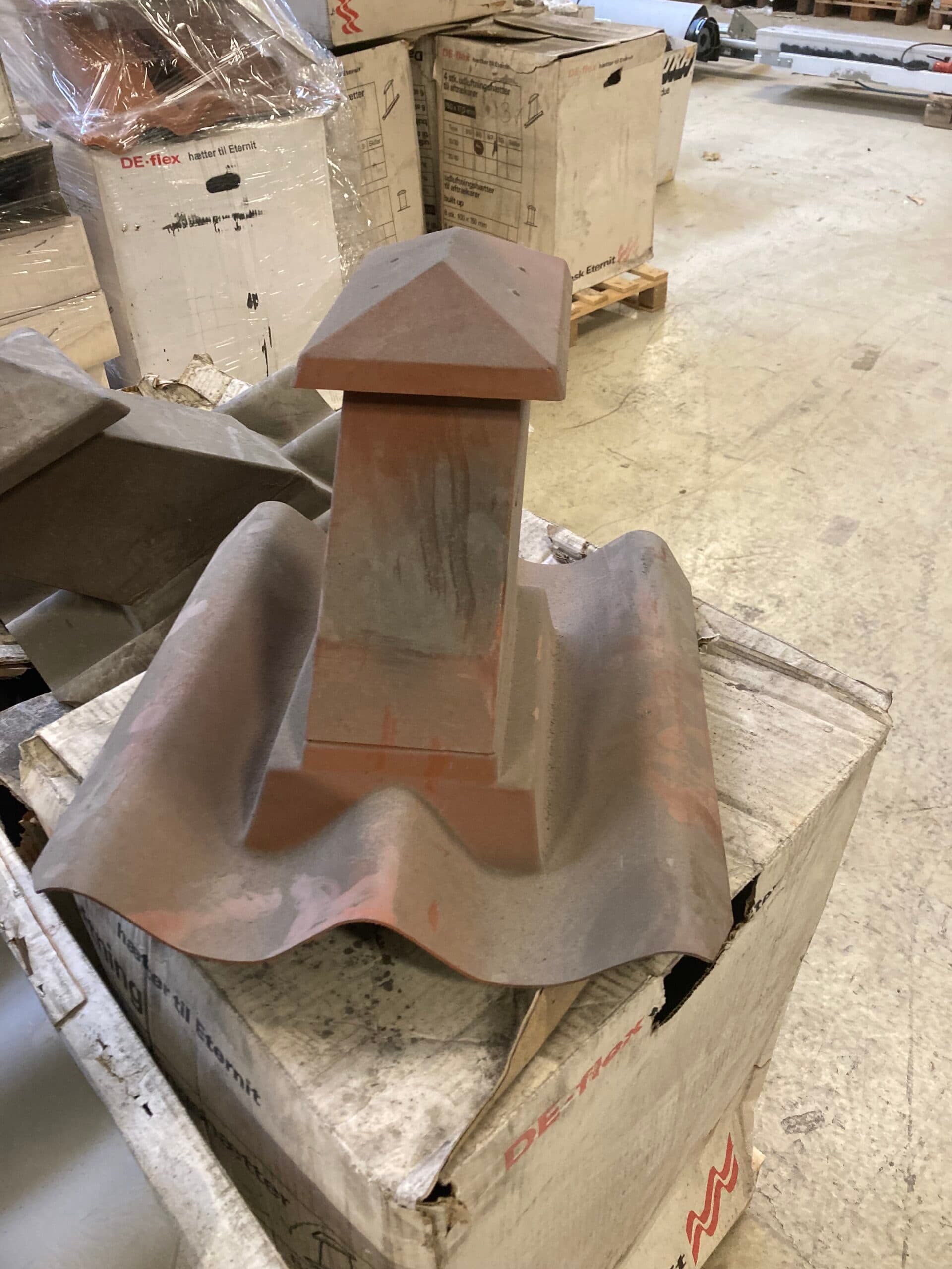 B7 Udluftningshætte til aftræksrør. 35-45gr. Rødflammet. - 1