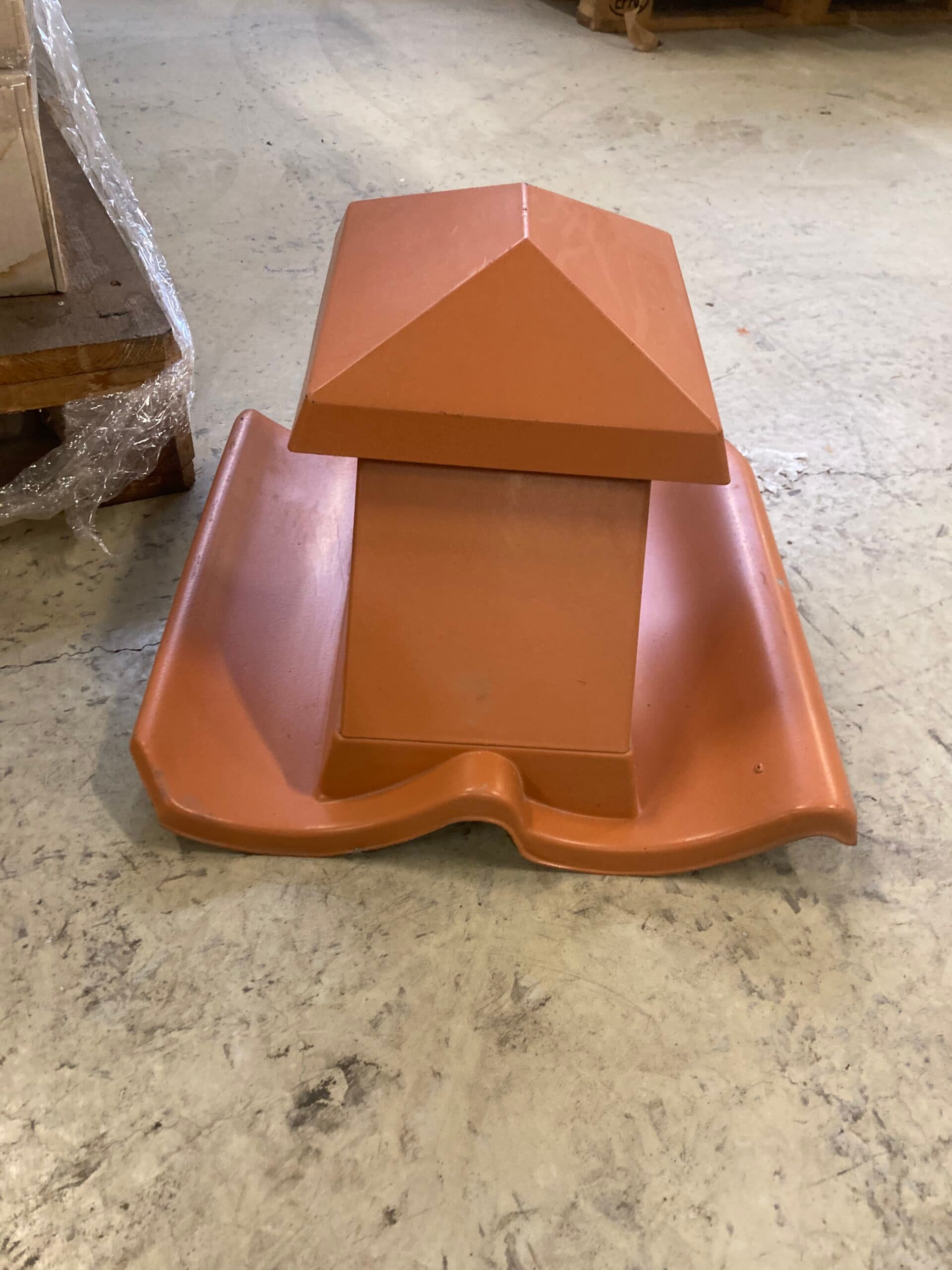 Udluftnings hætte til aftræksrør tagsten 44x41cm 15-30gr Teglrød, m/bred hat. - 1