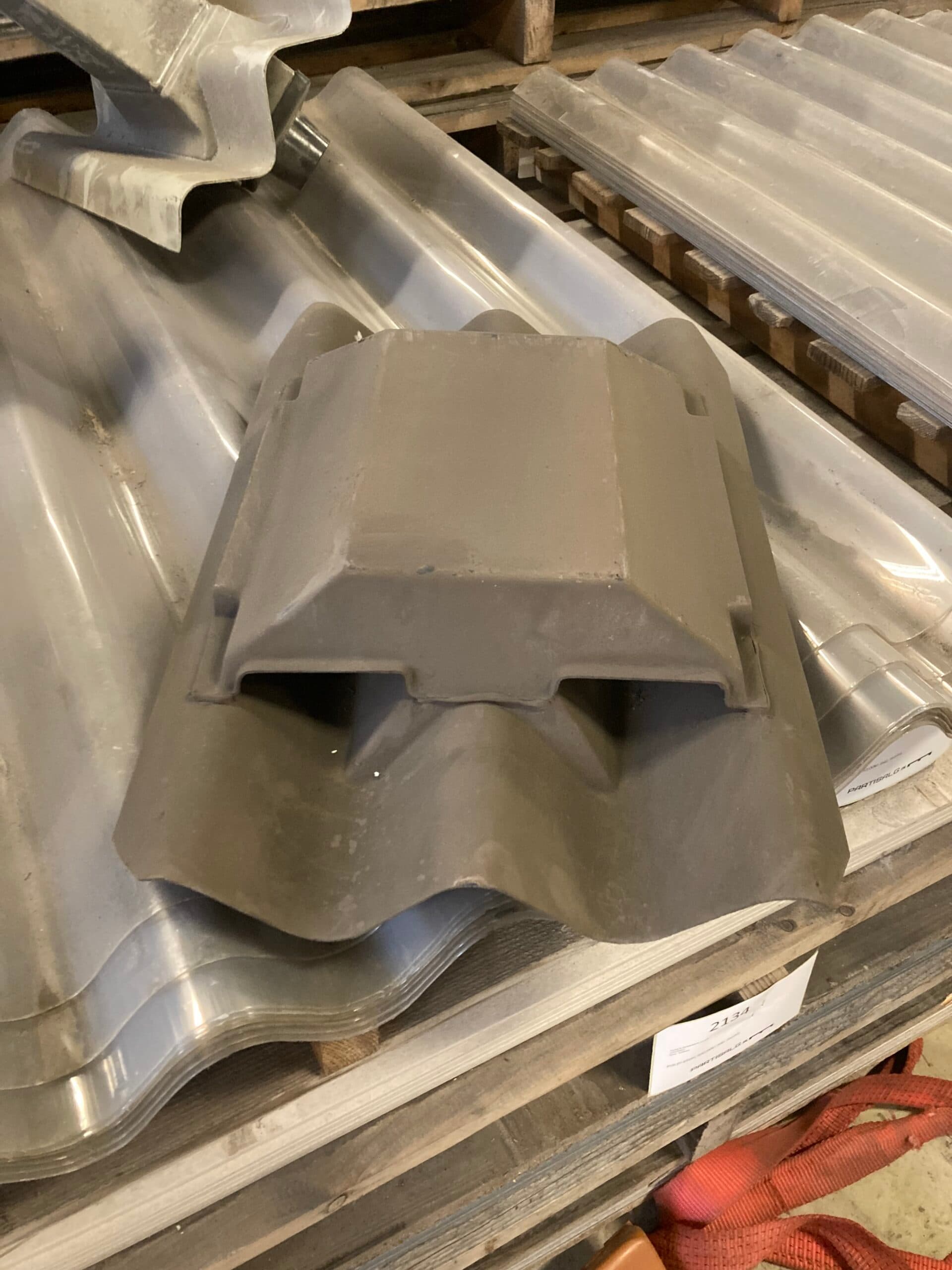 B7 Ventilationshætte til tagflade Brun. - 1