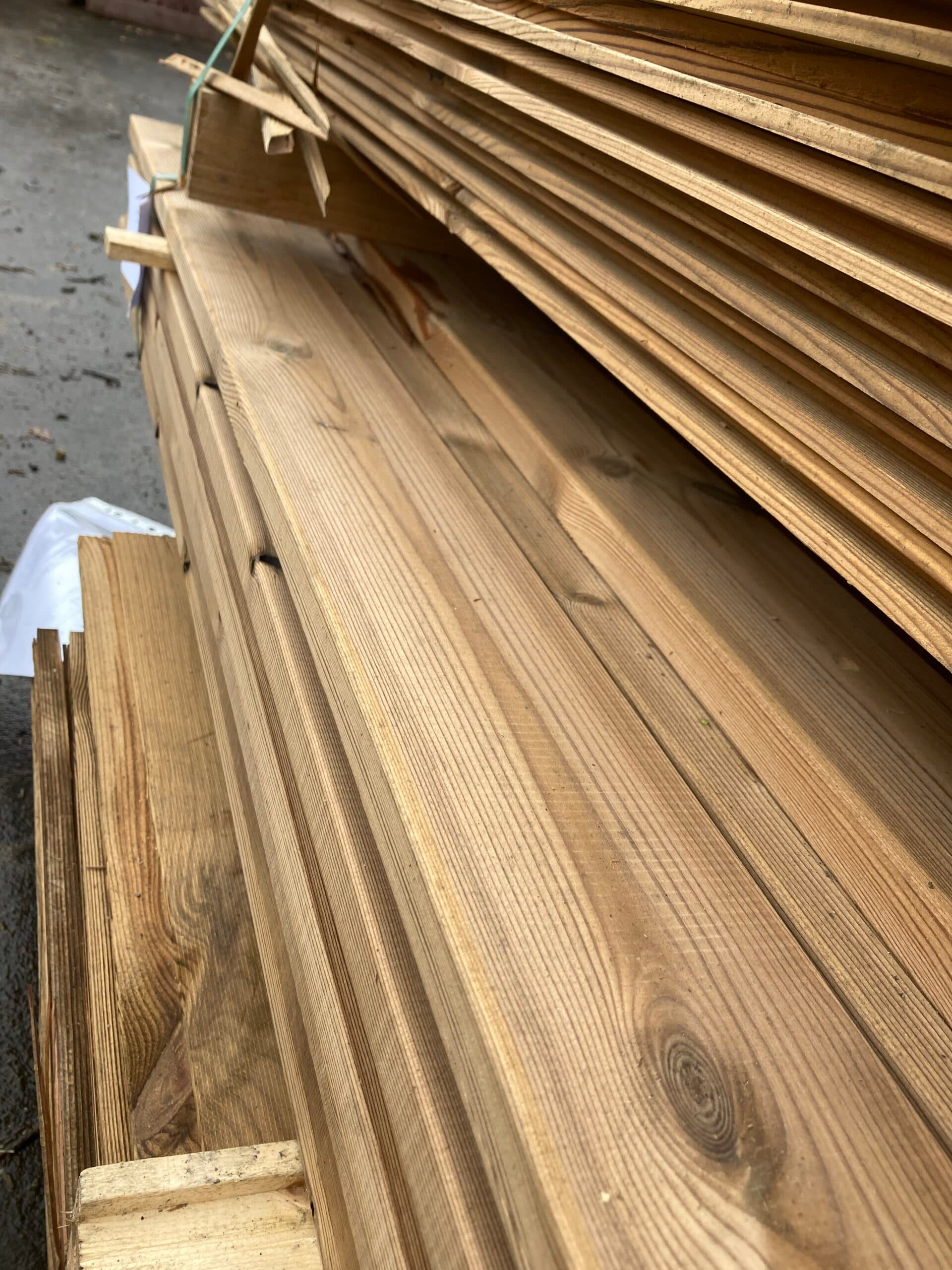 Thermotræ fyr høvlet brædde 21x93mm med runde hjørner - 1