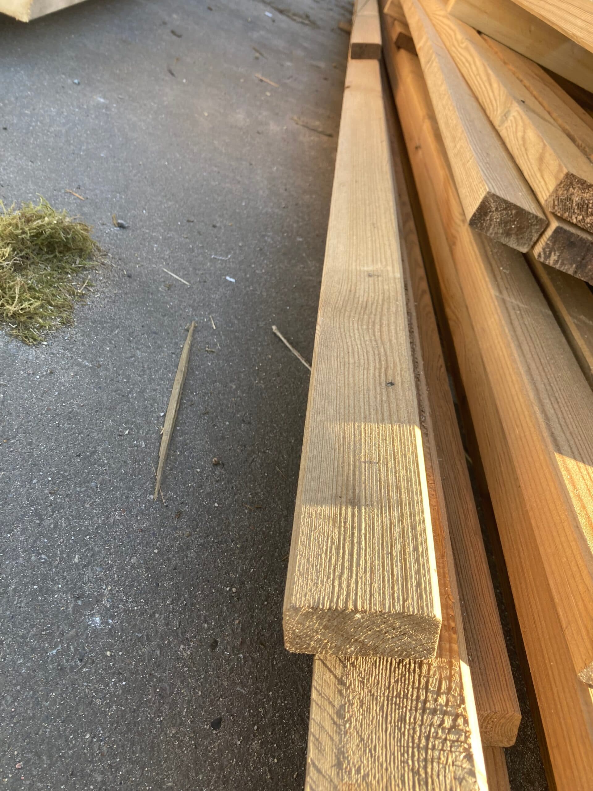 Thermotræ Fyr lægte 32x68mm. Paint cut på 4 sider, runde hjørner. - 1